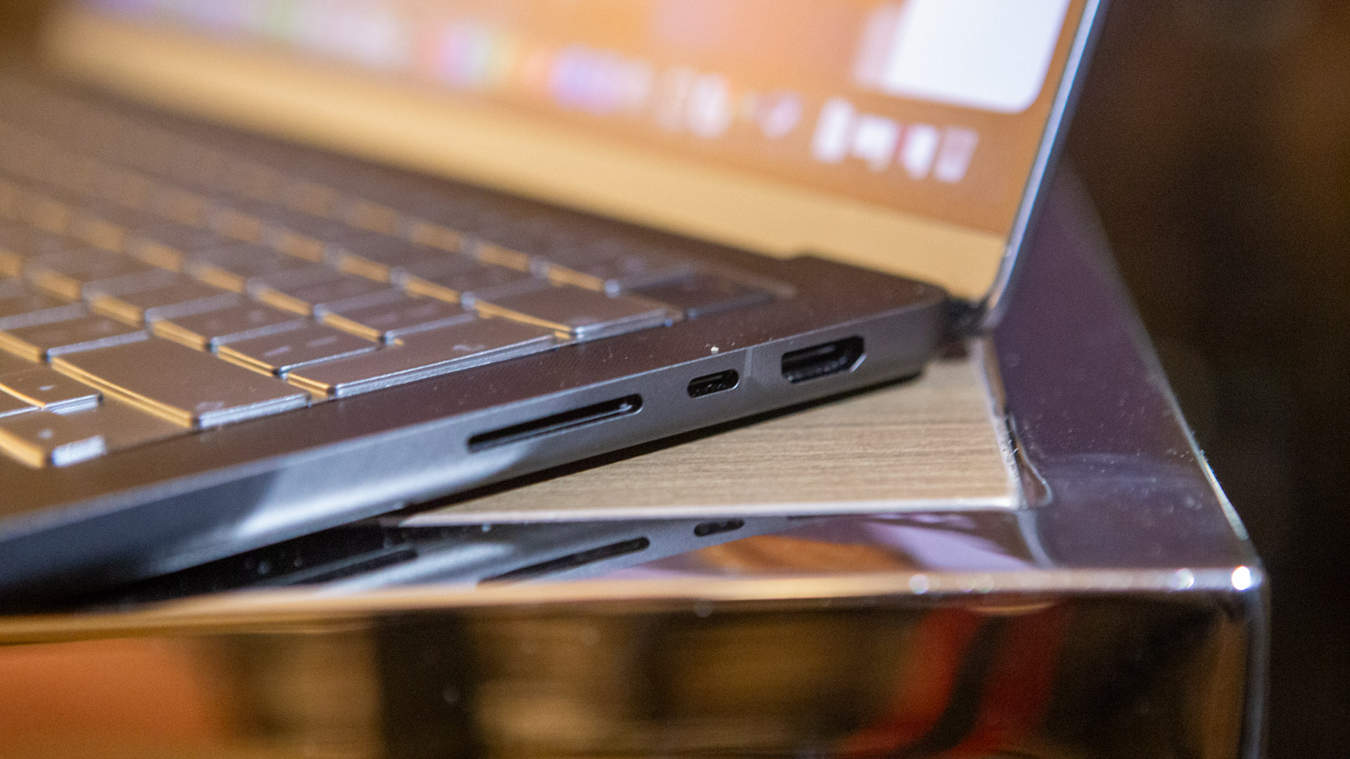 Ноутбук Apple MacBook Pro 14 M5 стал мощнее | DGL.RU