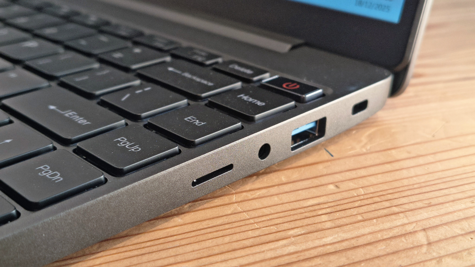 Ноутбук Chuwi CoreBook X 7430U: бюджетник | DGL.RU