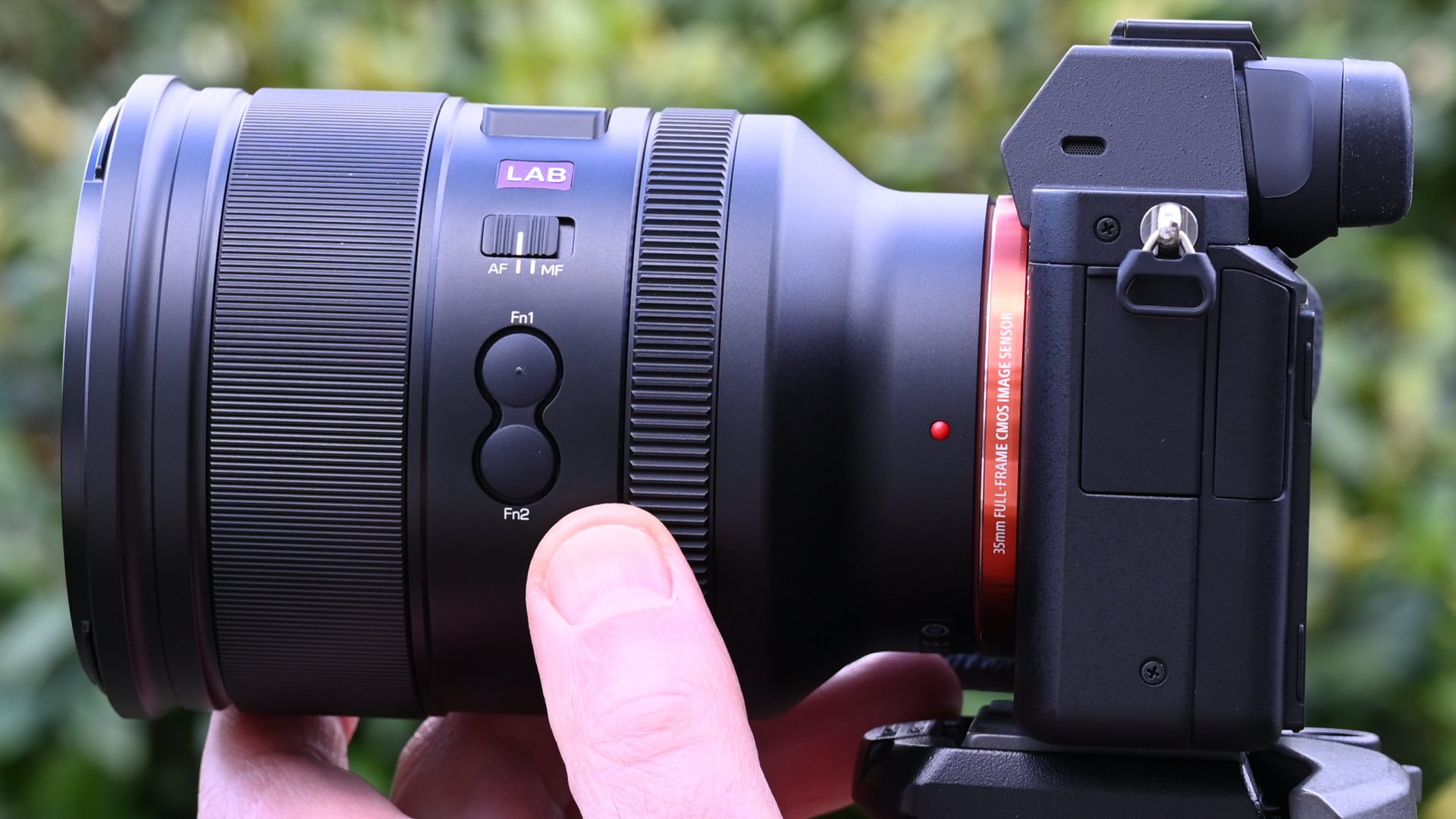 Обзор объектива Viltrox AF 35mm f/1.2: Viltrox создала нечто сверхбыстрое картинка Объектив Viltrox AF 35mm f/1.2 Lab бросает вызов | DGL.RU