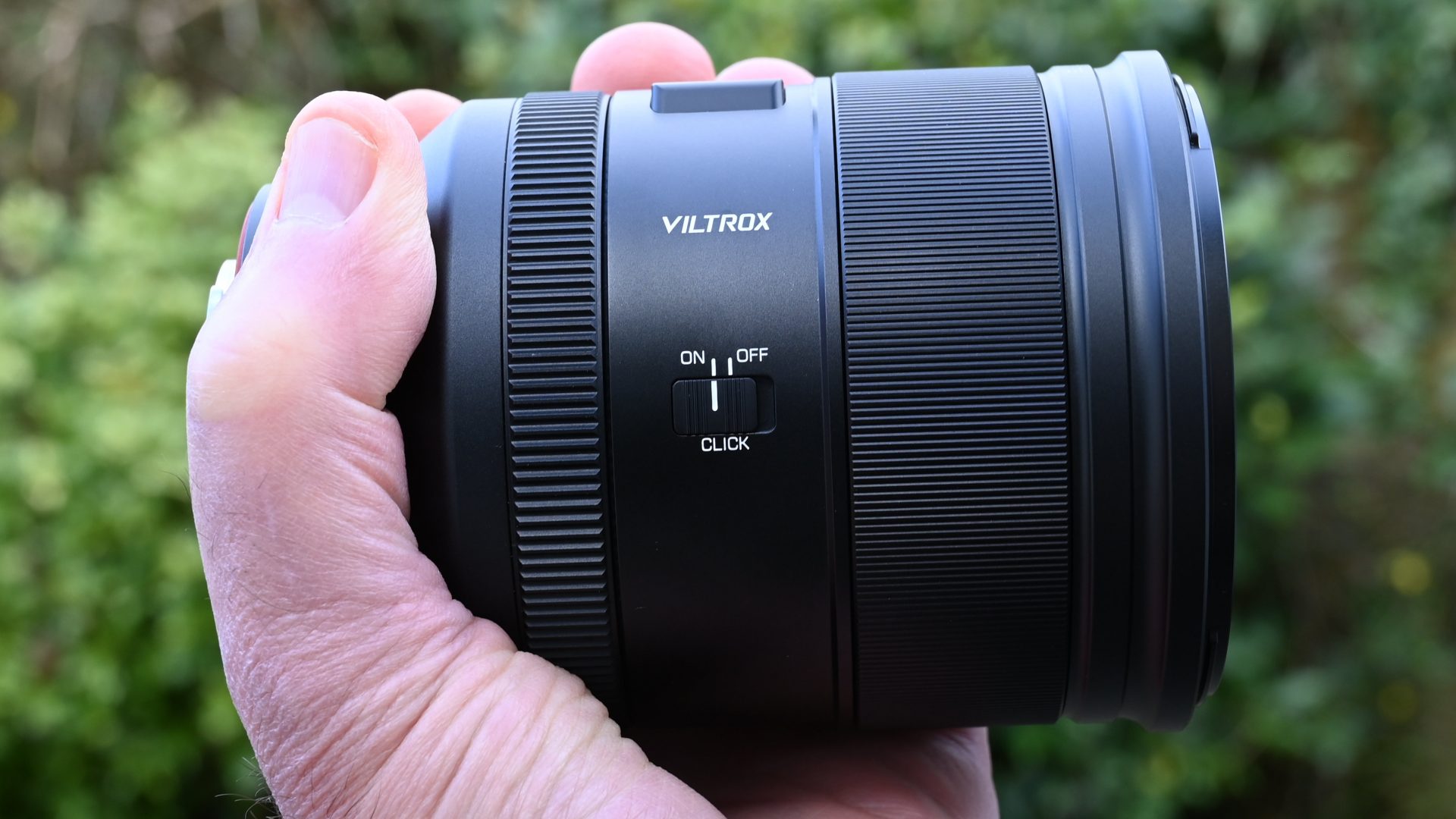 Обзор объектива Viltrox AF 35mm f/1.2: Viltrox создала нечто сверхбыстрое картинка Объектив Viltrox AF 35mm f/1.2 Lab бросает вызов | DGL.RU