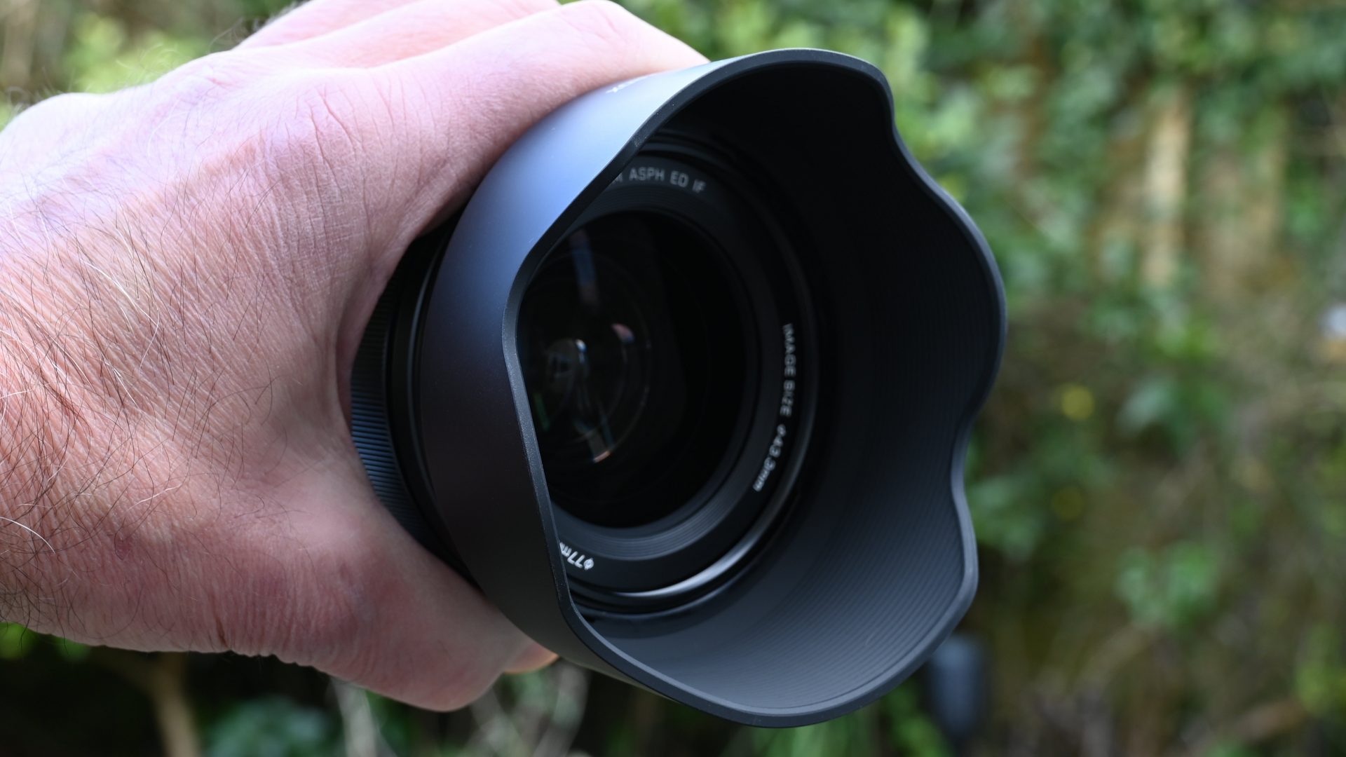 Обзор объектива Viltrox AF 35mm f/1.2: Viltrox создала нечто сверхбыстрое картинка Объектив Viltrox AF 35mm f/1.2 Lab бросает вызов | DGL.RU