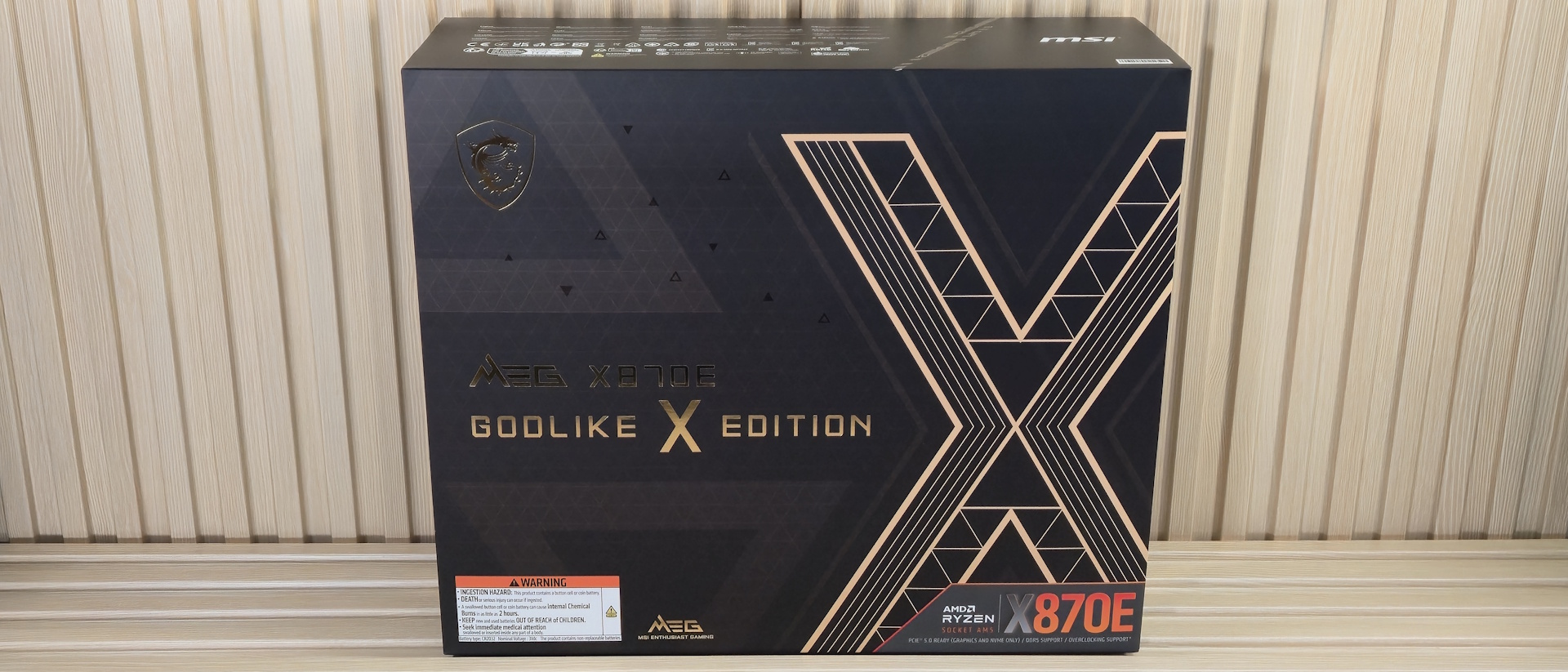 Обзор MSI X870E Godlike X: Безумная переплата за плюшевого дракона и позолоту