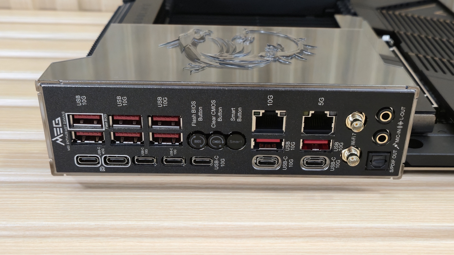 Обзор MSI X870E Godlike X: плата для элиты | DGL.RU