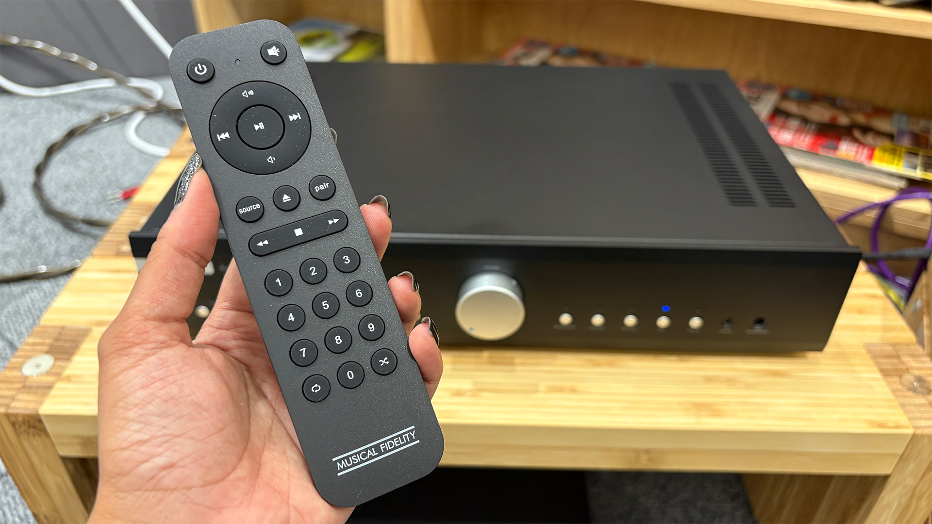 Обзор усилителя Musical Fidelity B1xi: мощный звук картинка Обзор Musical Fidelity B1xi — Hi-Fi усилитель | DGL.RU