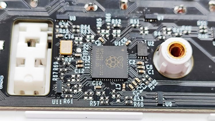 Одноплатный ПК Raspberry Pi 500+: механика, RGB и NVMe