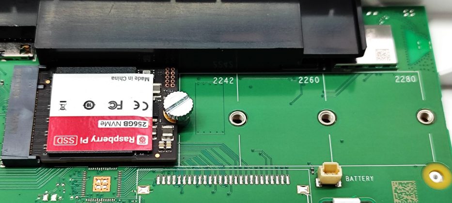 Одноплатный ПК Raspberry Pi 500+: механика, RGB и NVMe