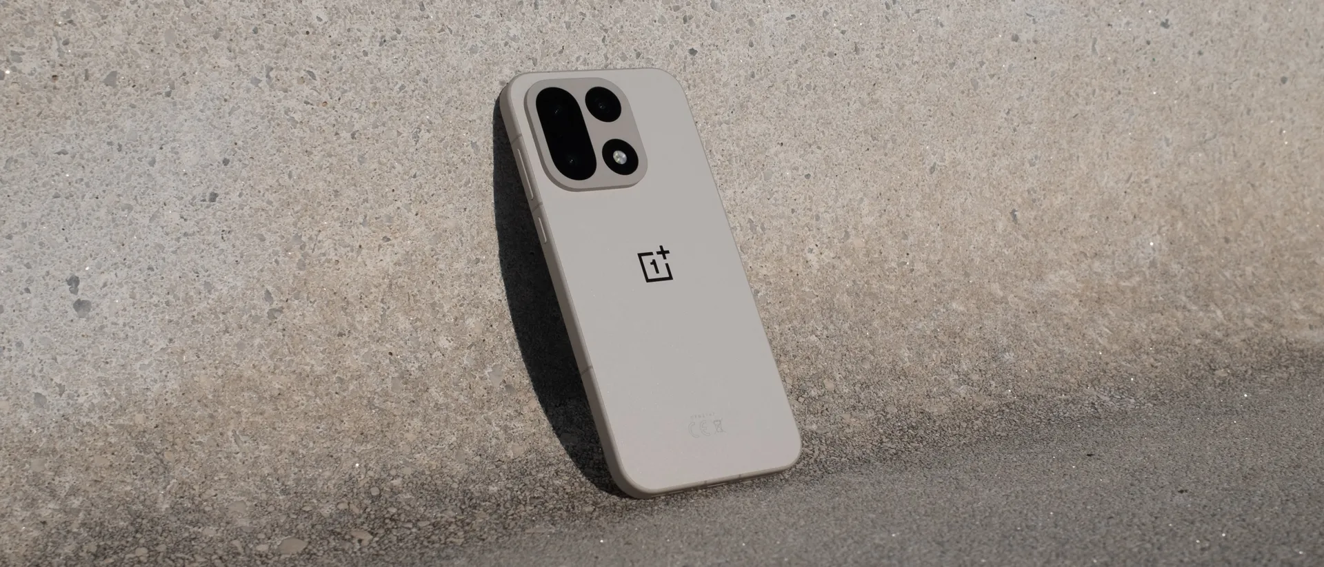 Обзор OnePlus 15: всё для скорости, но не для фото