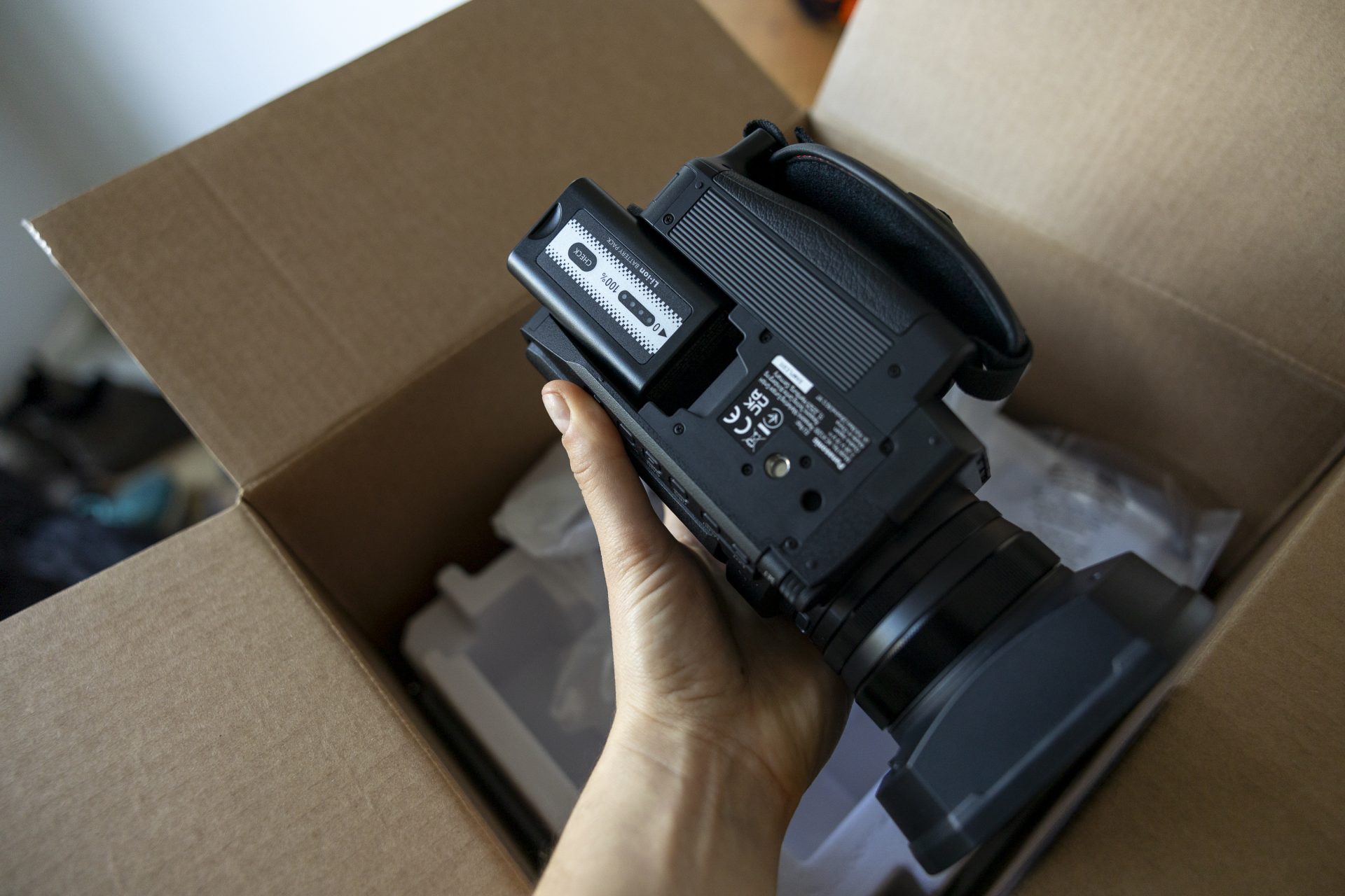 Panasonic HC-X1200: надежная 4K-видеокамера | DGL.RU