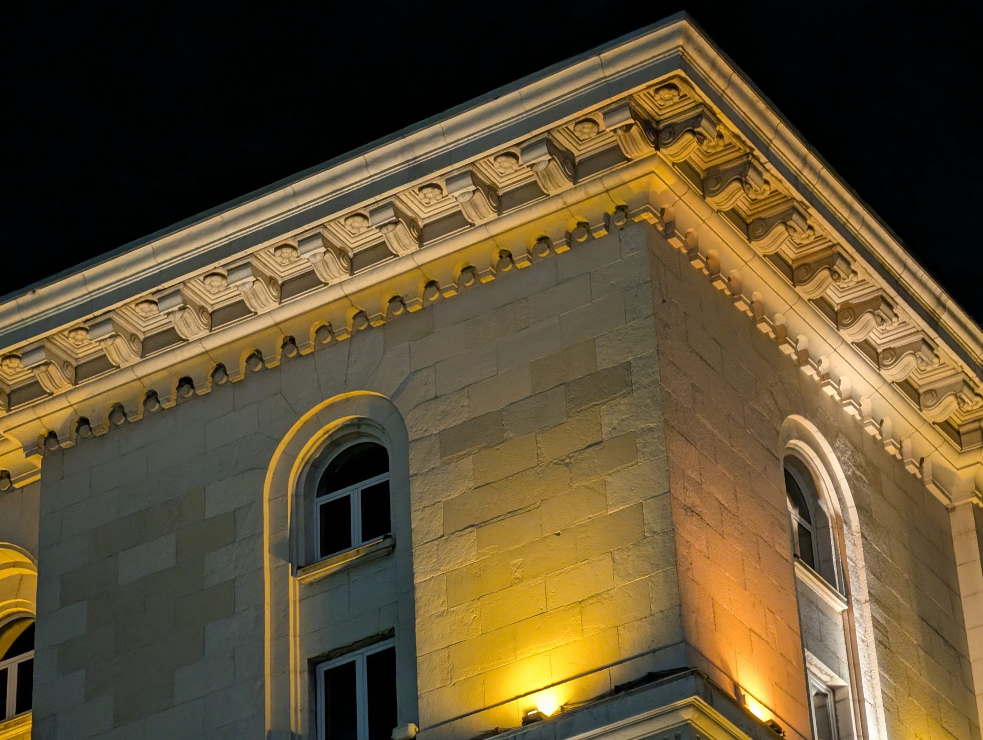 Google Pixel 10 Pro XL vs Samsung Galaxy S25 Ultra — сражение гигантов картинка Pixel 10 Pro XL vs Galaxy S25 Ultra: топ-флагманы | DGL.RU