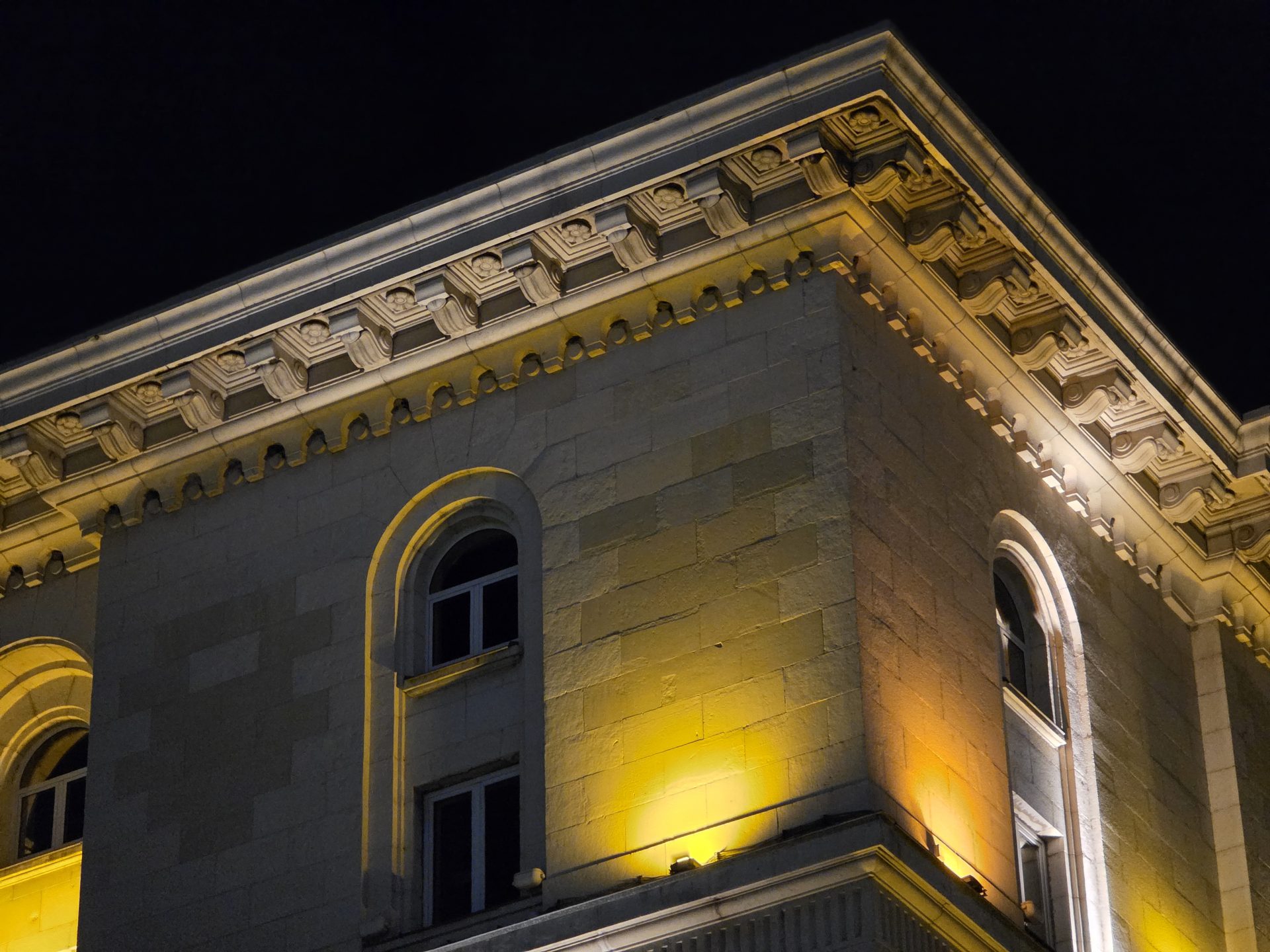 Google Pixel 10 Pro XL vs Samsung Galaxy S25 Ultra — сражение гигантов картинка Pixel 10 Pro XL vs Galaxy S25 Ultra: топ-флагманы | DGL.RU