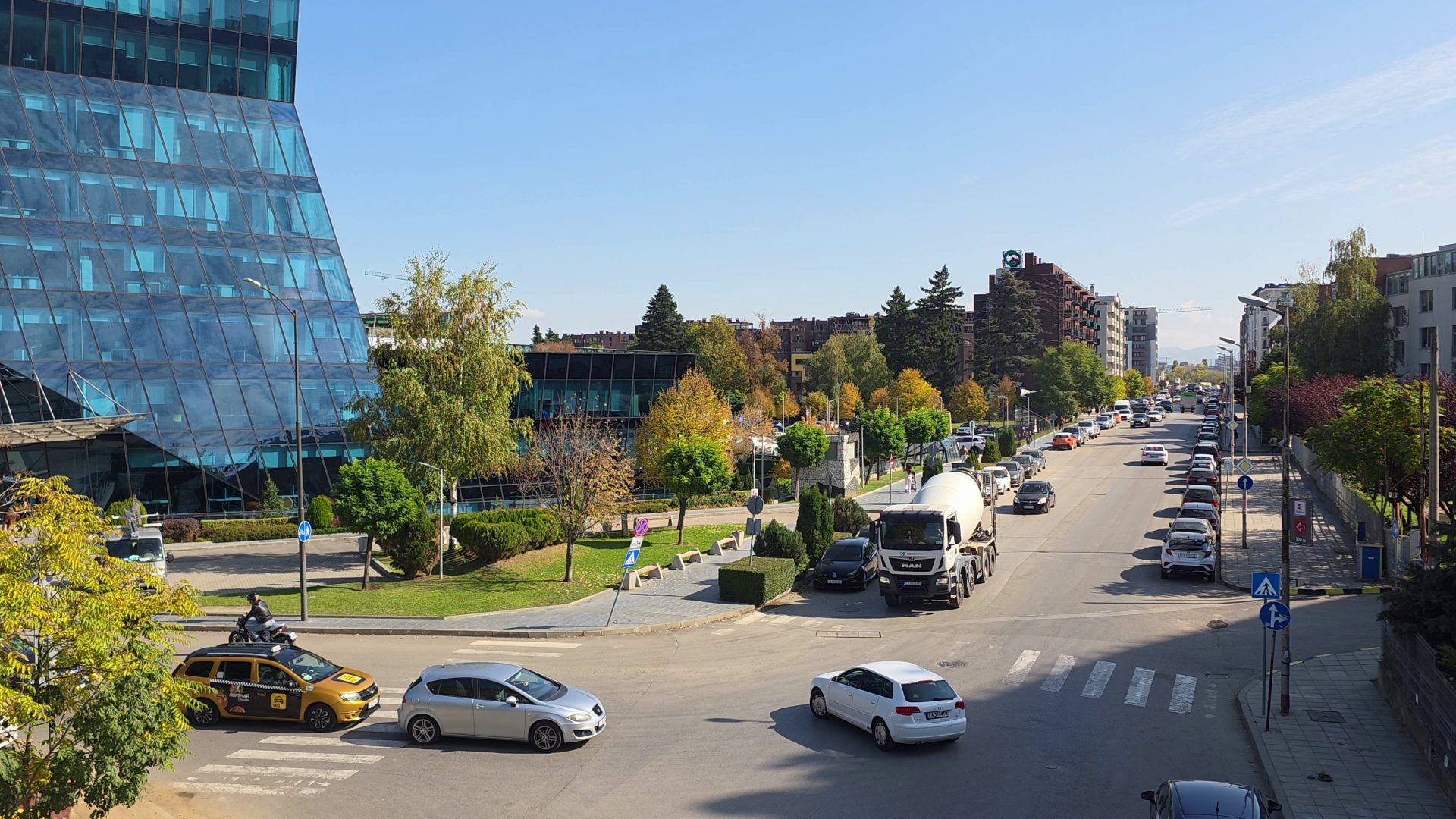 Google Pixel 10 Pro XL vs Samsung Galaxy S25 Ultra — сражение гигантов картинка Pixel 10 Pro XL vs Galaxy S25 Ultra: топ-флагманы | DGL.RU