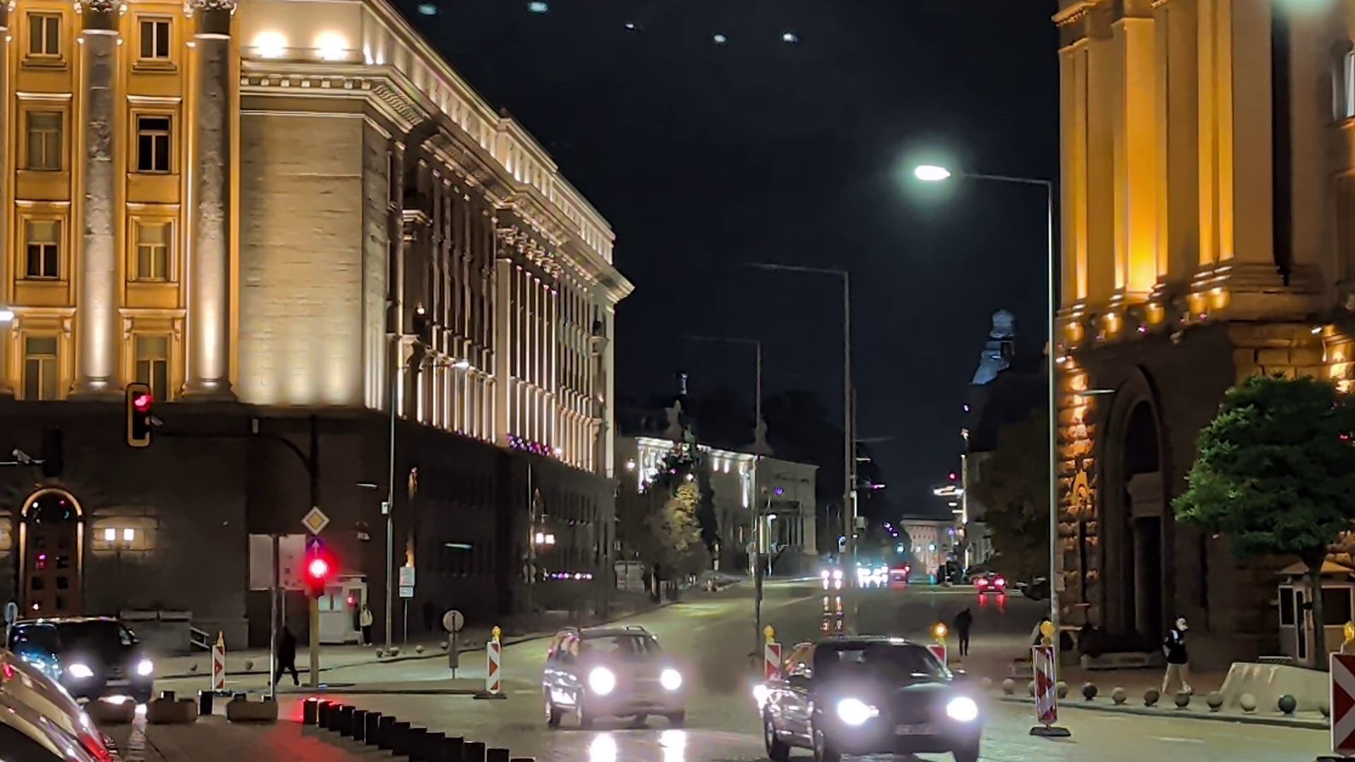 Google Pixel 10 Pro XL vs Samsung Galaxy S25 Ultra — сражение гигантов картинка Pixel 10 Pro XL vs Galaxy S25 Ultra: топ-флагманы | DGL.RU