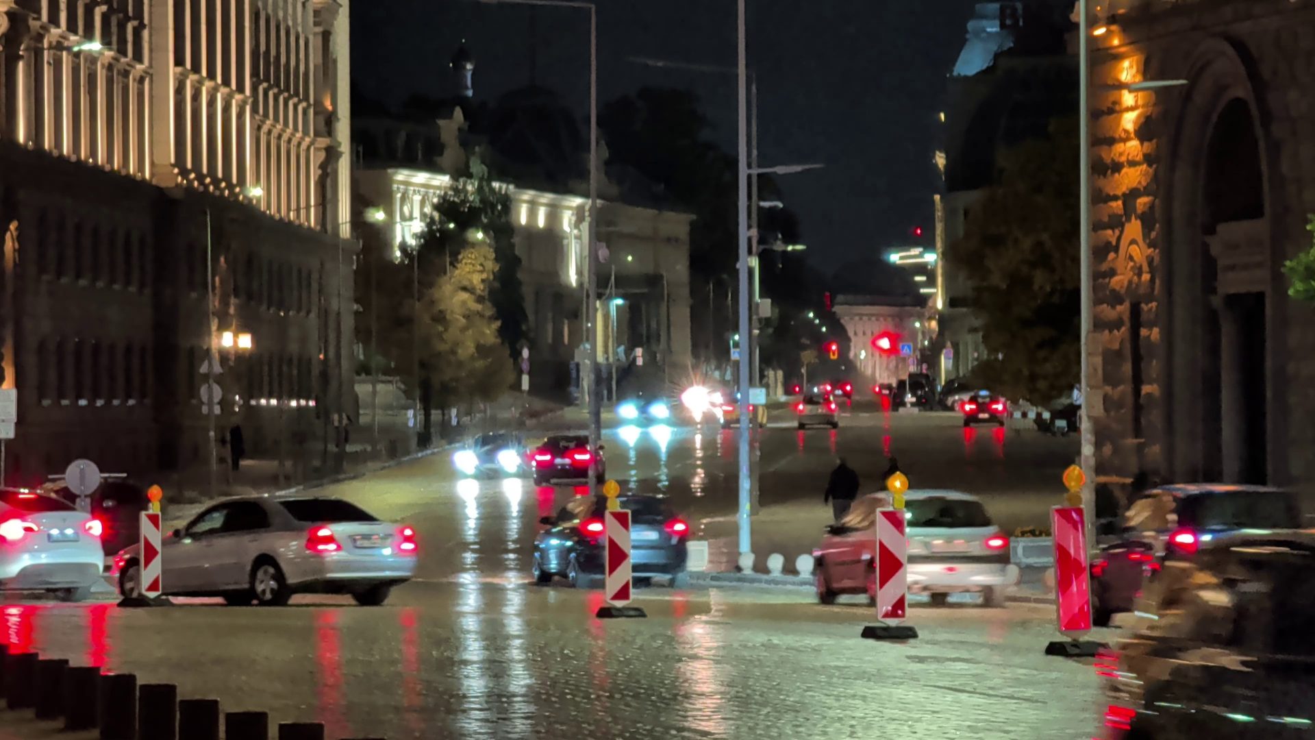 Google Pixel 10 Pro XL vs Samsung Galaxy S25 Ultra — сражение гигантов картинка Pixel 10 Pro XL vs Galaxy S25 Ultra: топ-флагманы | DGL.RU