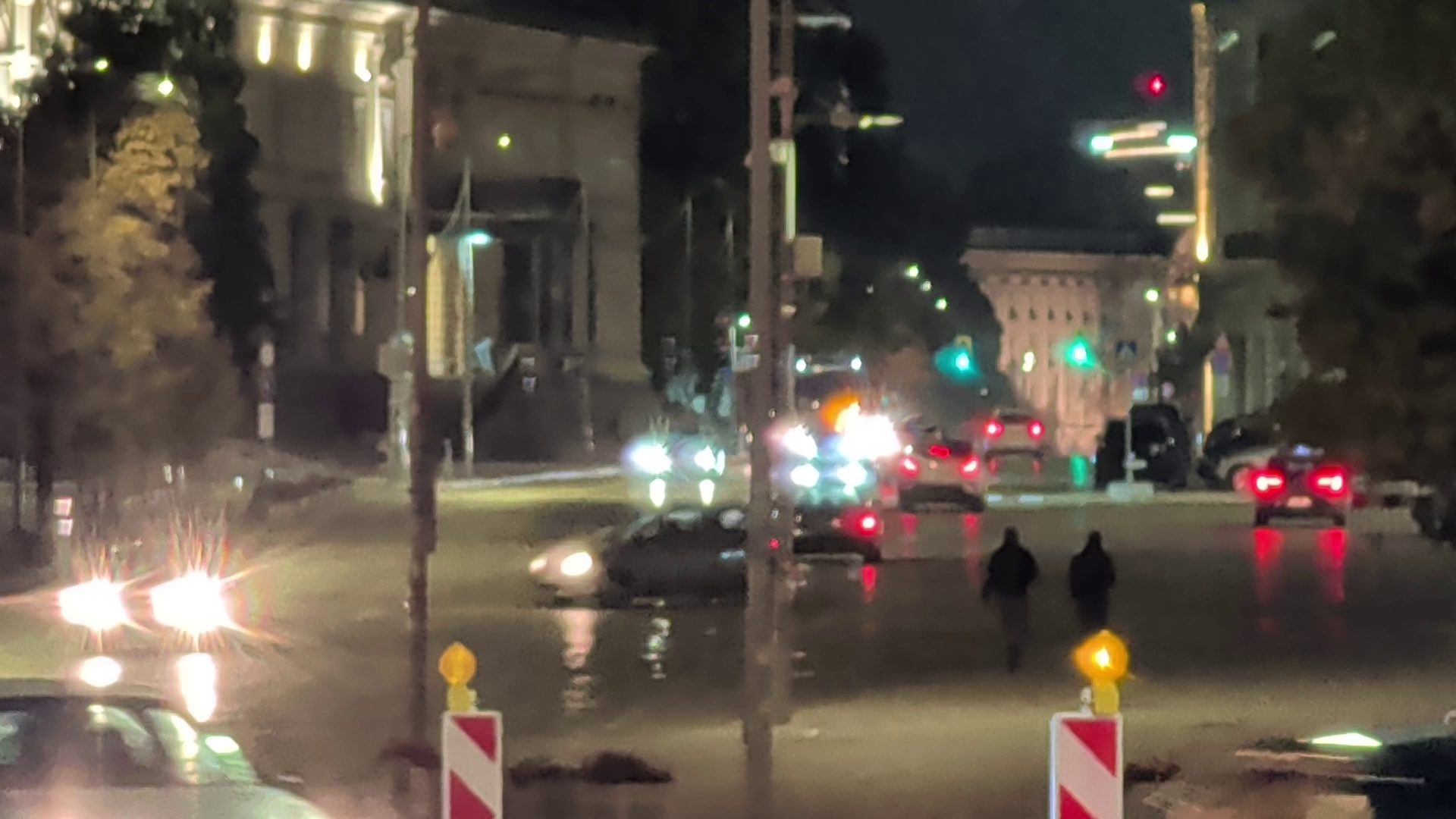 Google Pixel 10 Pro XL vs Samsung Galaxy S25 Ultra — сражение гигантов картинка Pixel 10 Pro XL vs Galaxy S25 Ultra: топ-флагманы | DGL.RU