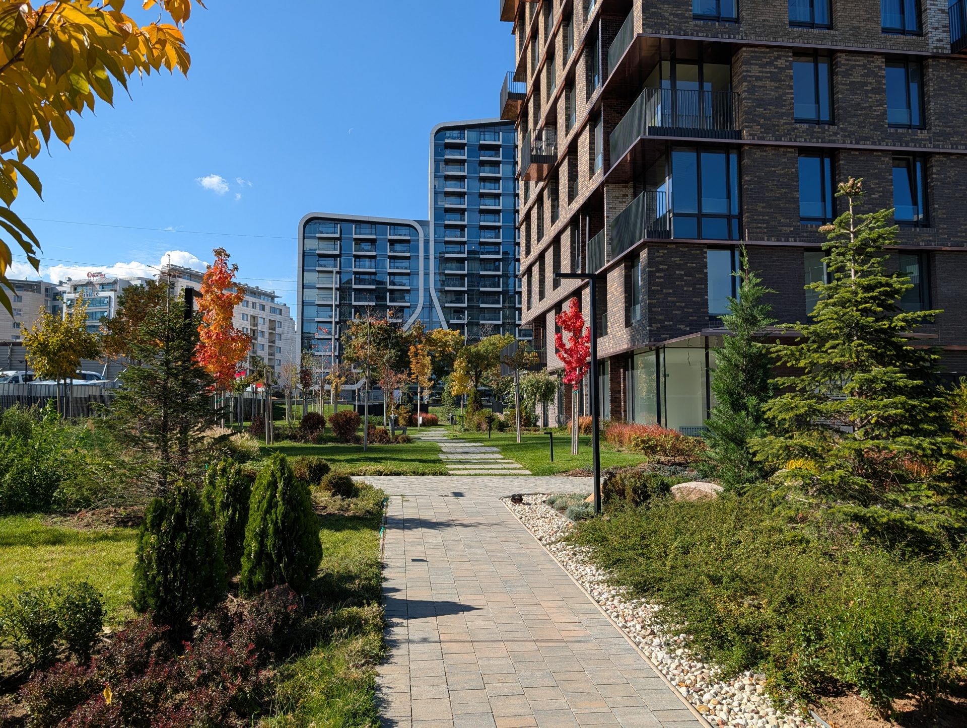 Google Pixel 10 Pro XL vs Samsung Galaxy S25 Ultra — сражение гигантов картинка Pixel 10 Pro XL vs Galaxy S25 Ultra: топ-флагманы | DGL.RU