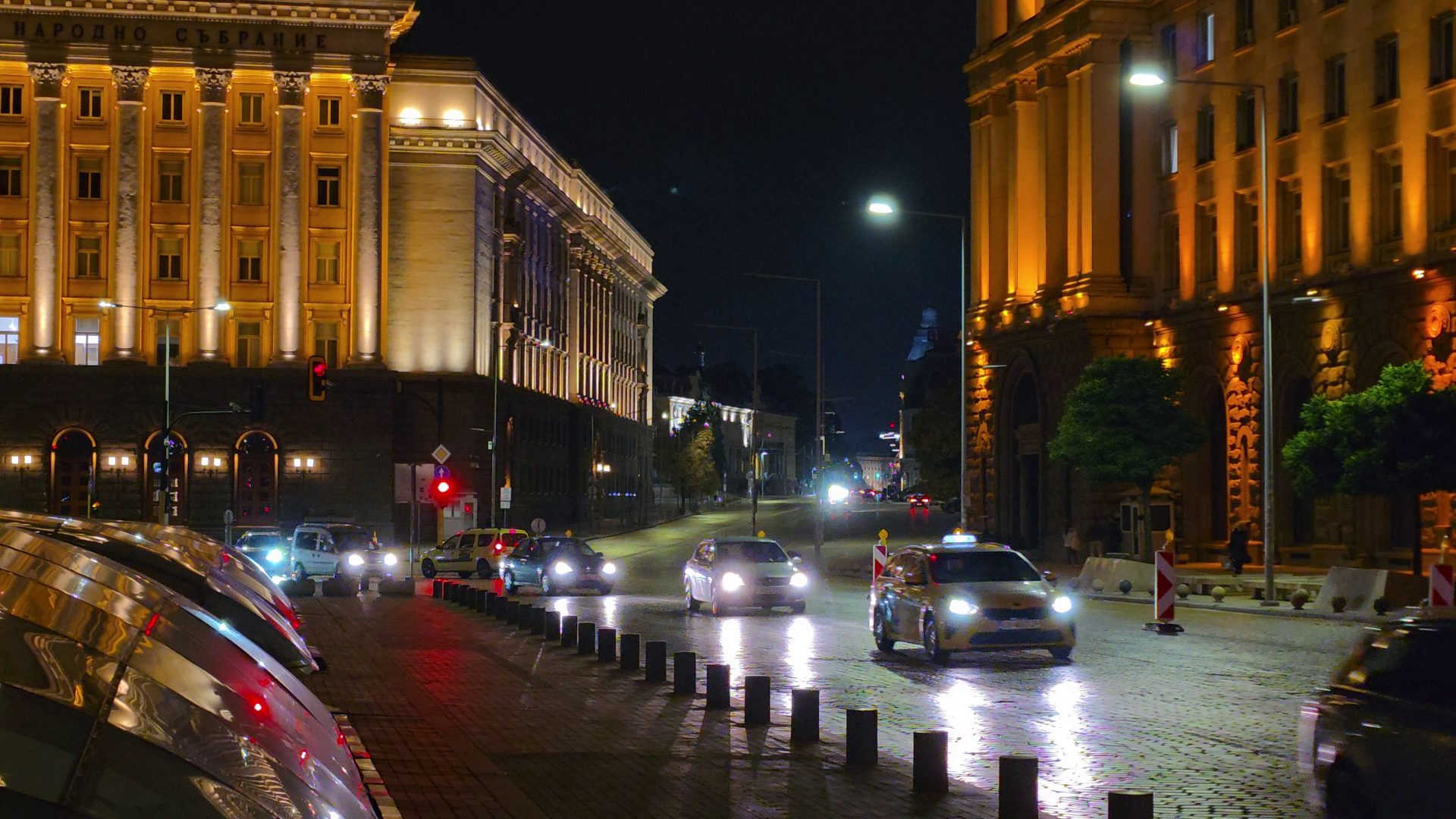 Google Pixel 10 Pro XL vs Samsung Galaxy S25 Ultra — сражение гигантов картинка Pixel 10 Pro XL vs Galaxy S25 Ultra: топ-флагманы | DGL.RU