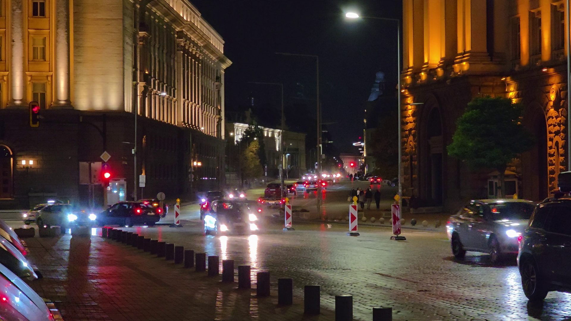 Google Pixel 10 Pro XL vs Samsung Galaxy S25 Ultra — сражение гигантов картинка Pixel 10 Pro XL vs Galaxy S25 Ultra: топ-флагманы | DGL.RU