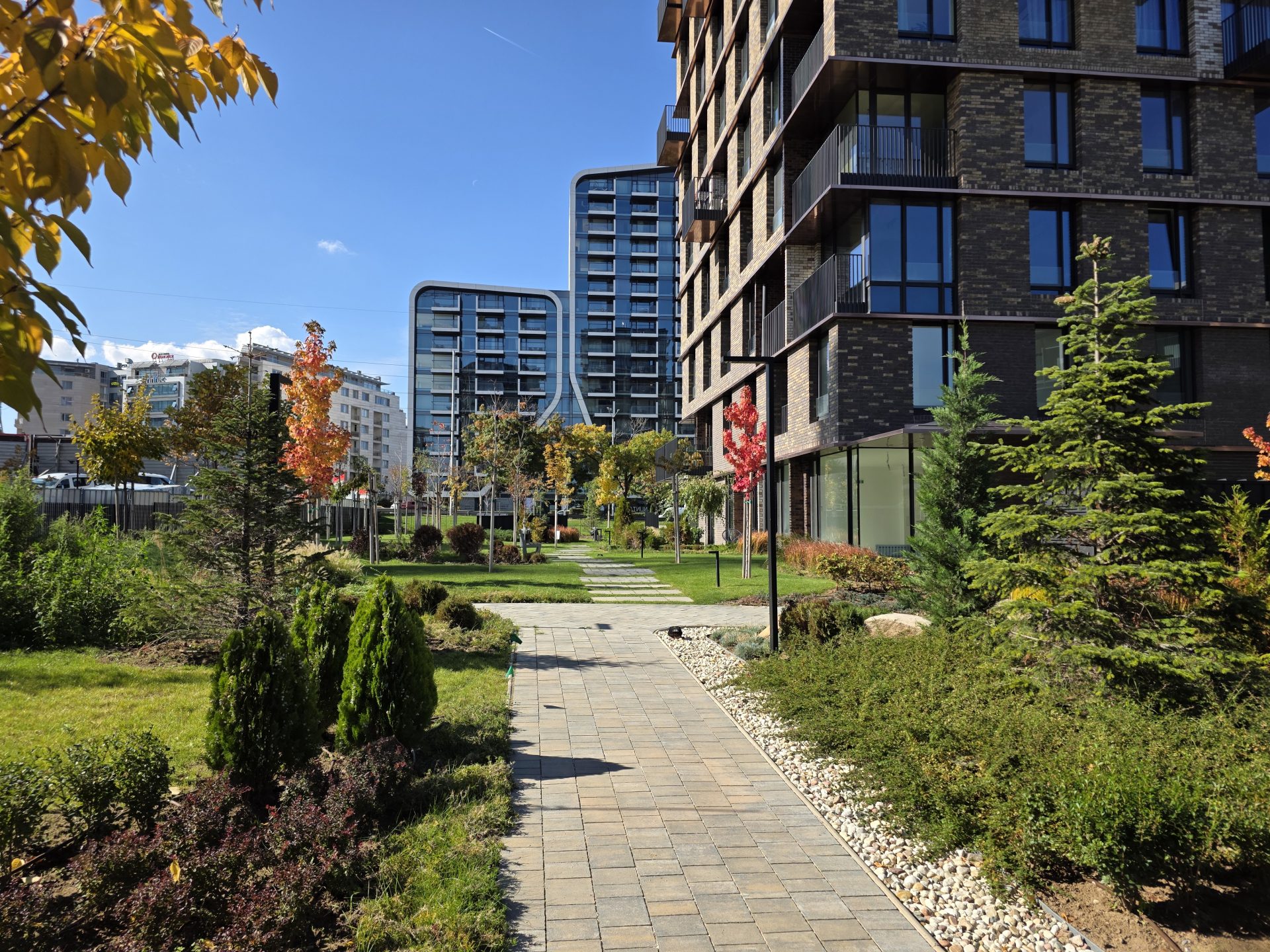 Google Pixel 10 Pro XL vs Samsung Galaxy S25 Ultra — сражение гигантов картинка Pixel 10 Pro XL vs Galaxy S25 Ultra: топ-флагманы | DGL.RU