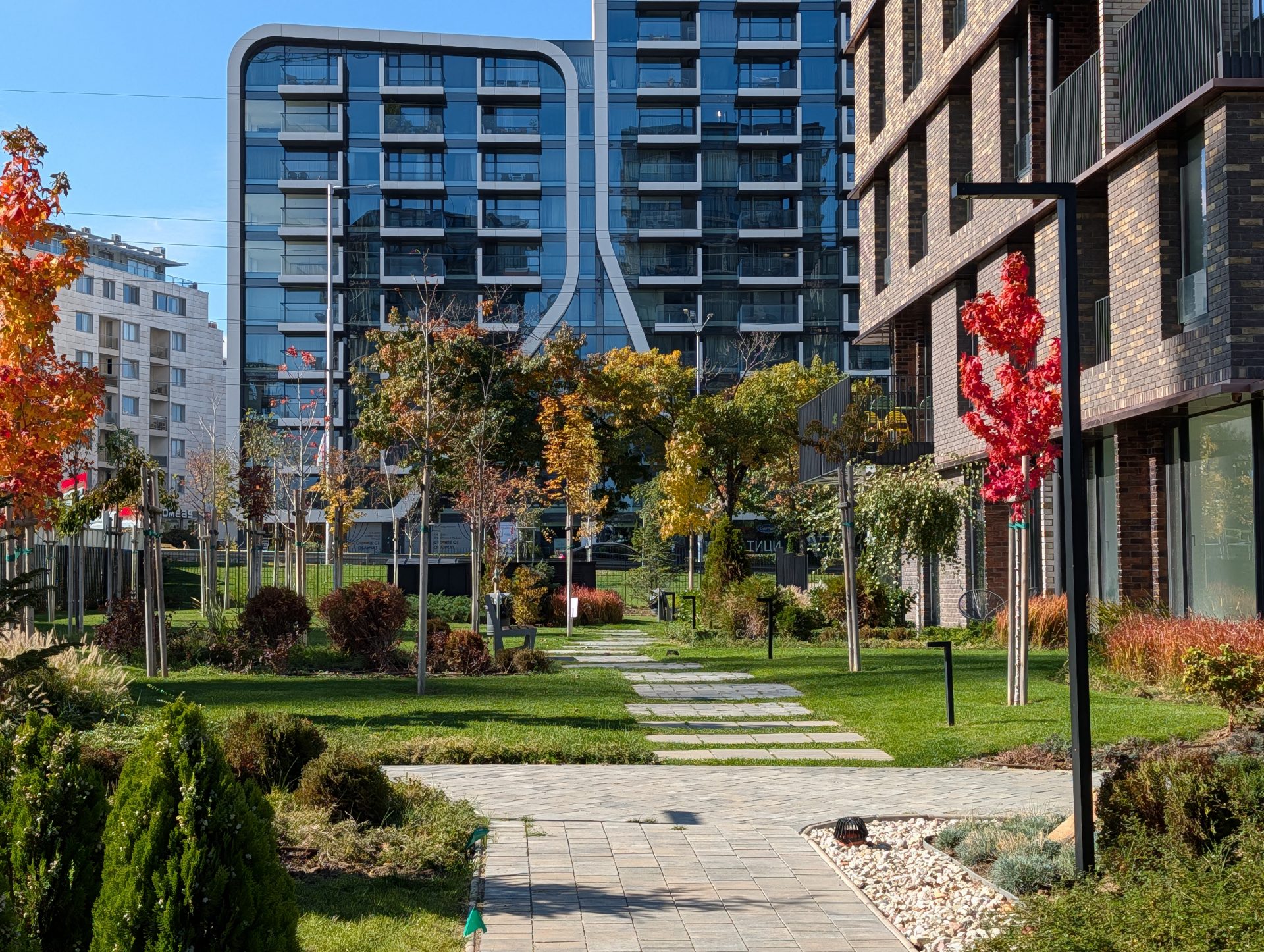 Google Pixel 10 Pro XL vs Samsung Galaxy S25 Ultra — сражение гигантов картинка Pixel 10 Pro XL vs Galaxy S25 Ultra: топ-флагманы | DGL.RU