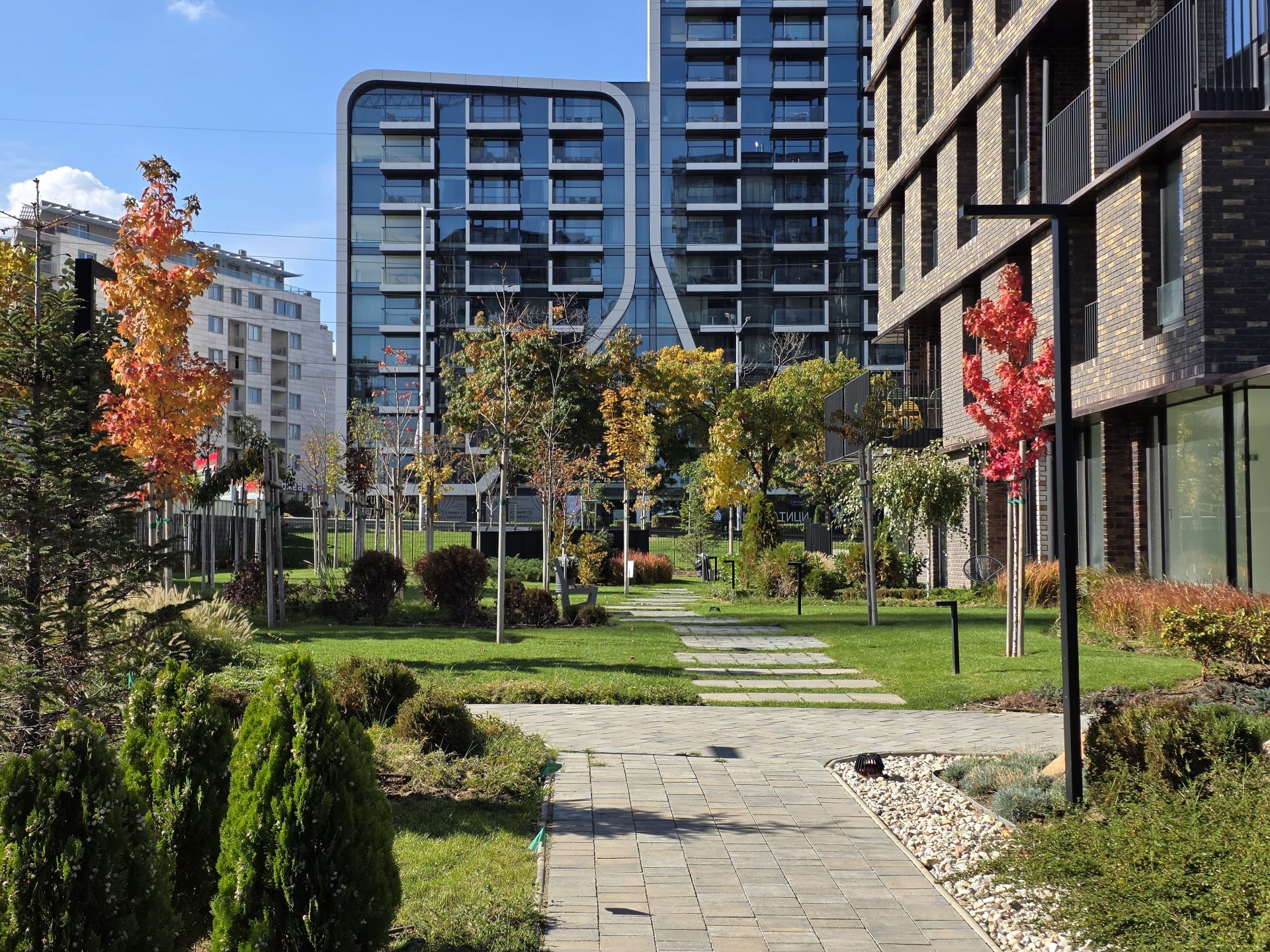 Google Pixel 10 Pro XL vs Samsung Galaxy S25 Ultra — сражение гигантов картинка Pixel 10 Pro XL vs Galaxy S25 Ultra: топ-флагманы | DGL.RU