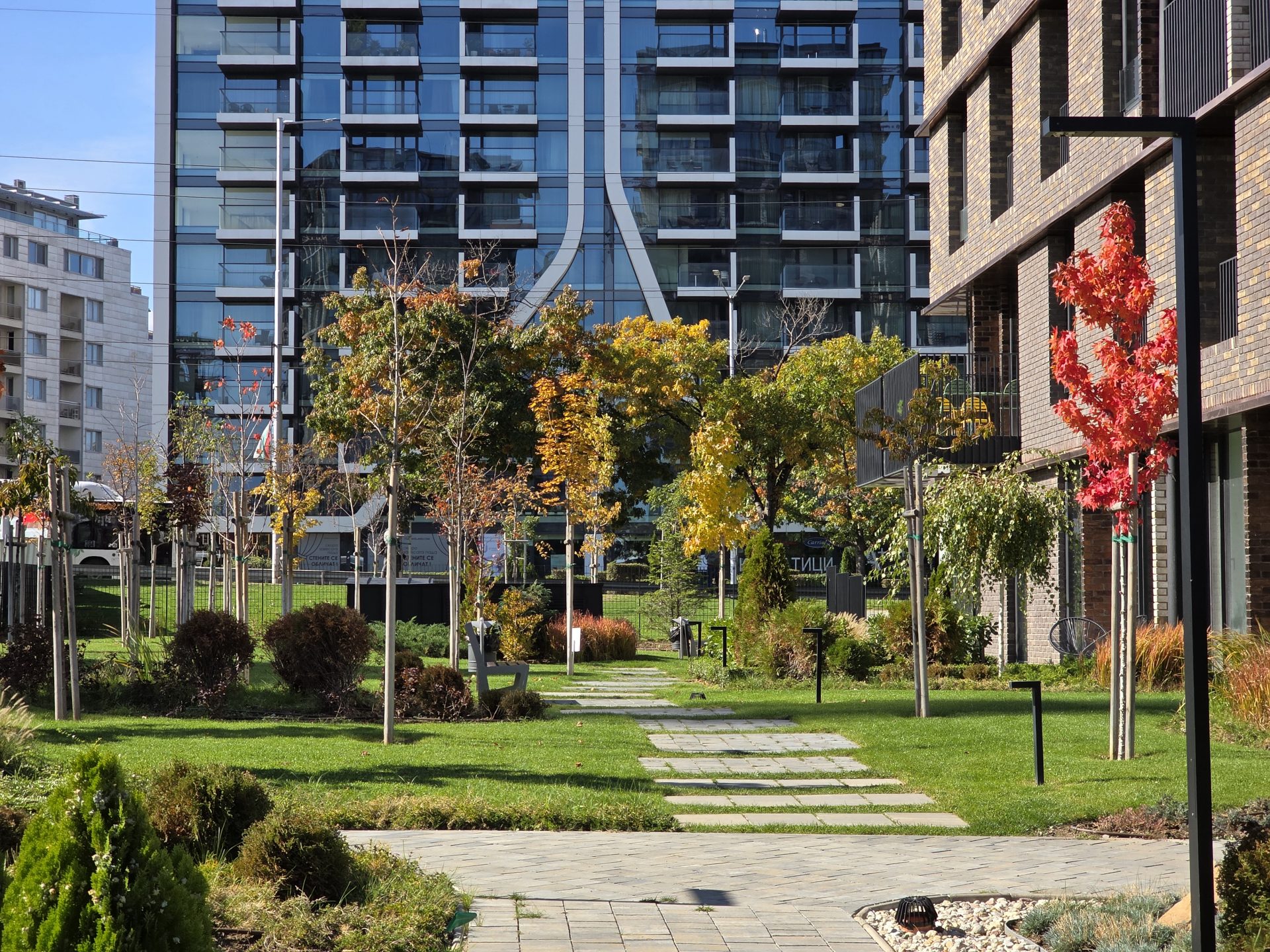 Google Pixel 10 Pro XL vs Samsung Galaxy S25 Ultra — сражение гигантов картинка Pixel 10 Pro XL vs Galaxy S25 Ultra: топ-флагманы | DGL.RU