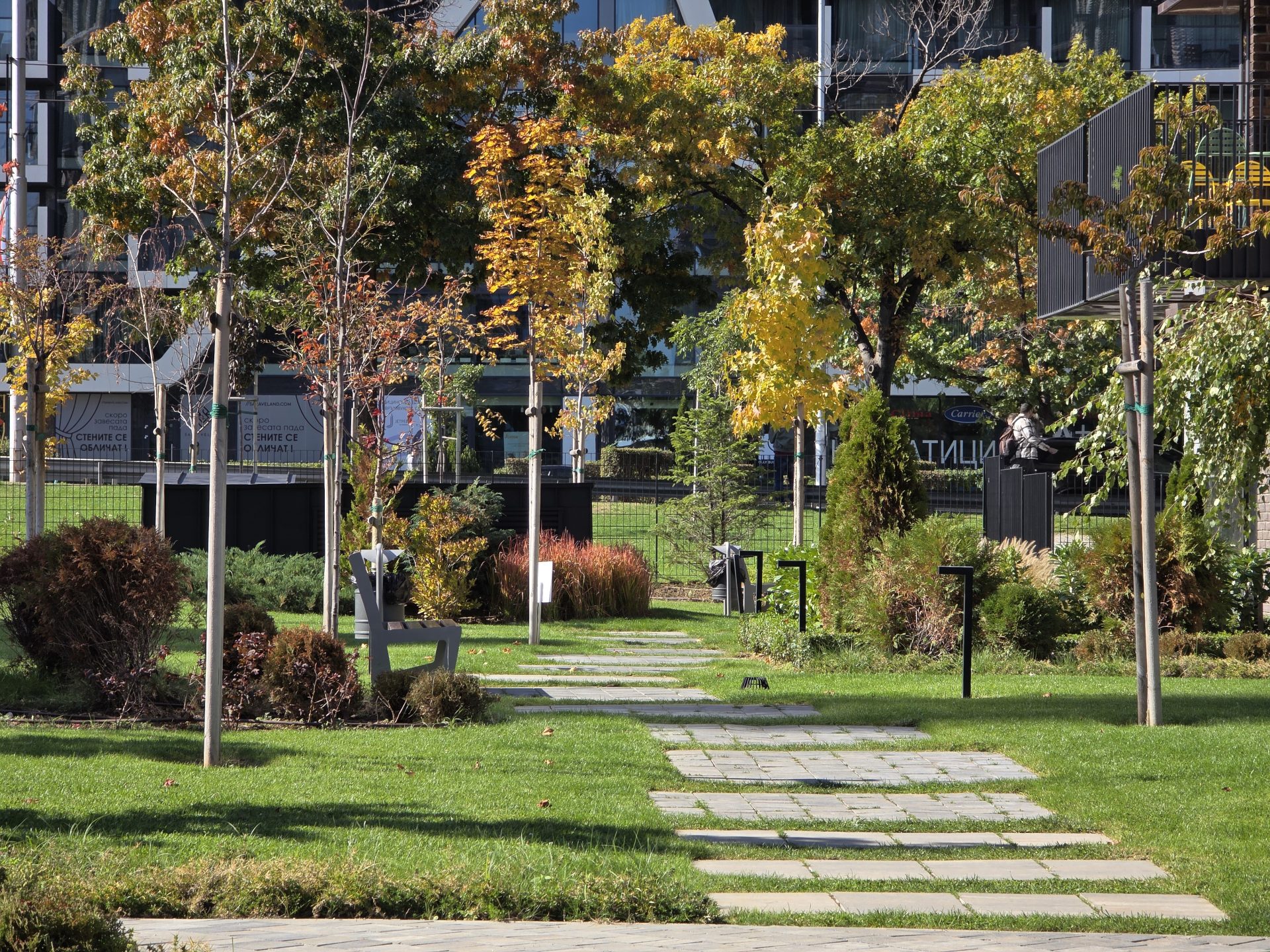 Google Pixel 10 Pro XL vs Samsung Galaxy S25 Ultra — сражение гигантов картинка Pixel 10 Pro XL vs Galaxy S25 Ultra: топ-флагманы | DGL.RU