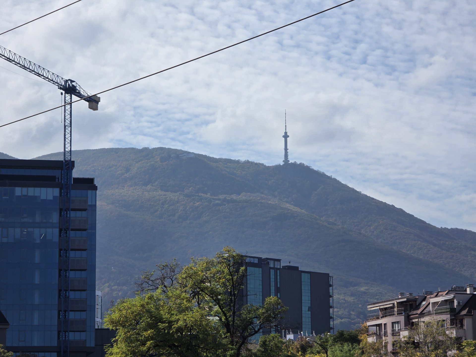 Google Pixel 10 Pro XL vs Samsung Galaxy S25 Ultra — сражение гигантов картинка Pixel 10 Pro XL vs Galaxy S25 Ultra: топ-флагманы | DGL.RU