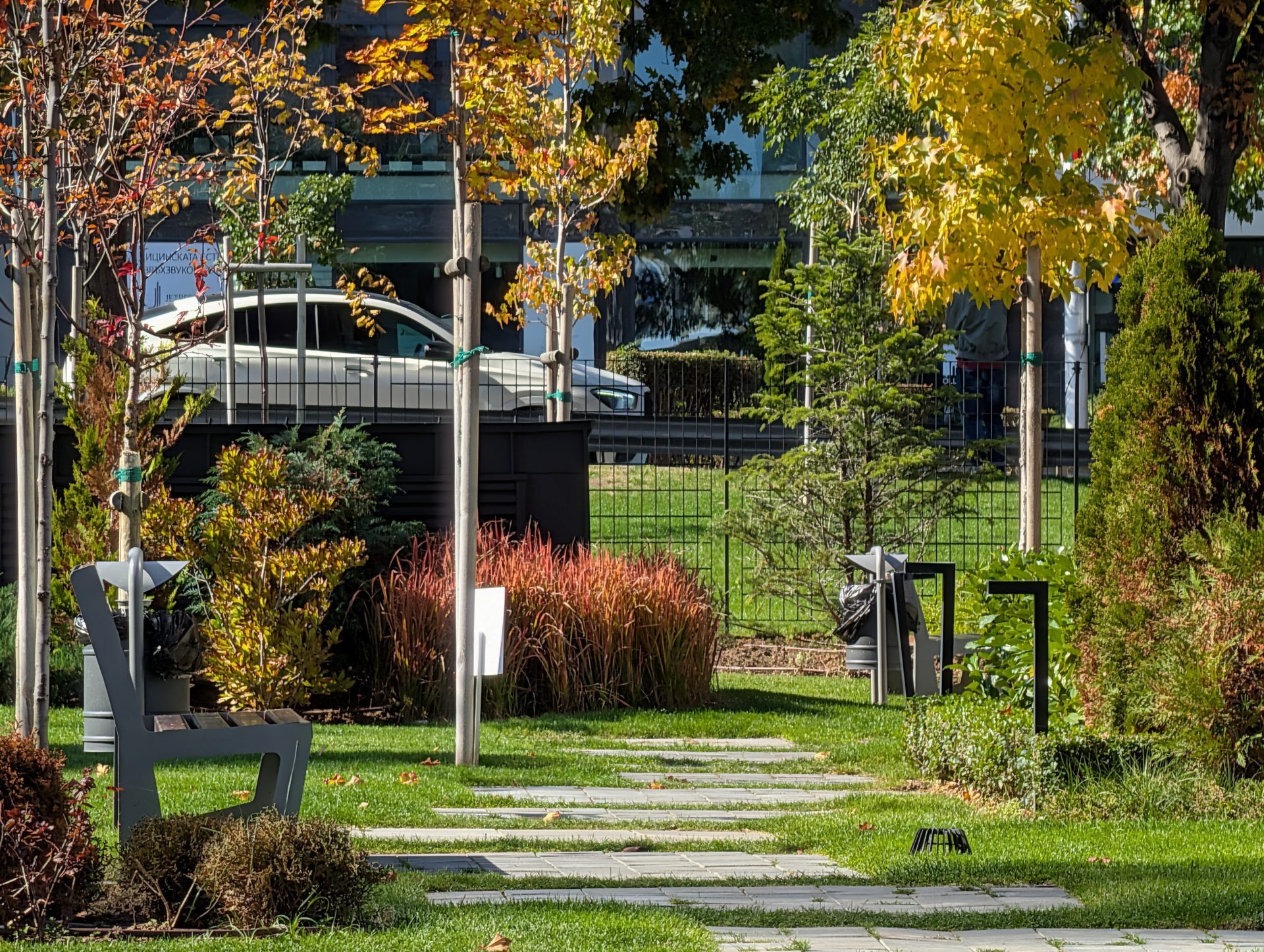 Google Pixel 10 Pro XL vs Samsung Galaxy S25 Ultra — сражение гигантов картинка Pixel 10 Pro XL vs Galaxy S25 Ultra: топ-флагманы | DGL.RU