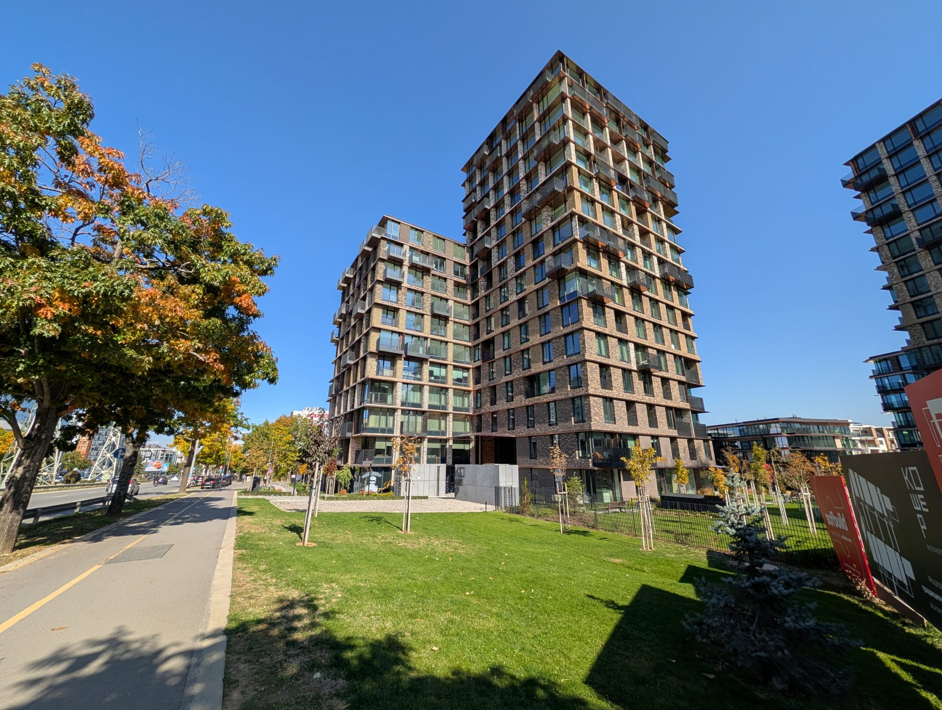 Google Pixel 10 Pro XL vs Samsung Galaxy S25 Ultra — сражение гигантов картинка Pixel 10 Pro XL vs Galaxy S25 Ultra: топ-флагманы | DGL.RU