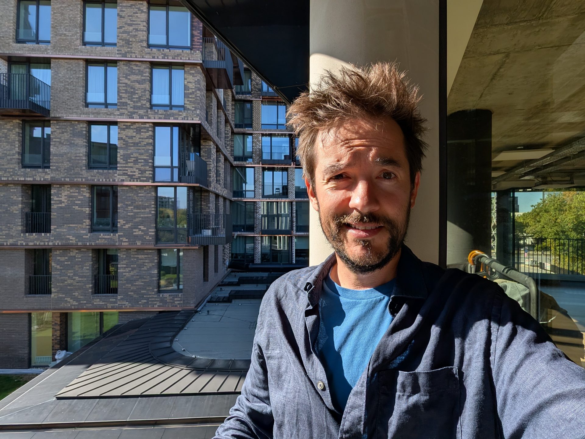 Google Pixel 10 Pro XL vs Samsung Galaxy S25 Ultra — сражение гигантов картинка Pixel 10 Pro XL vs Galaxy S25 Ultra: топ-флагманы | DGL.RU