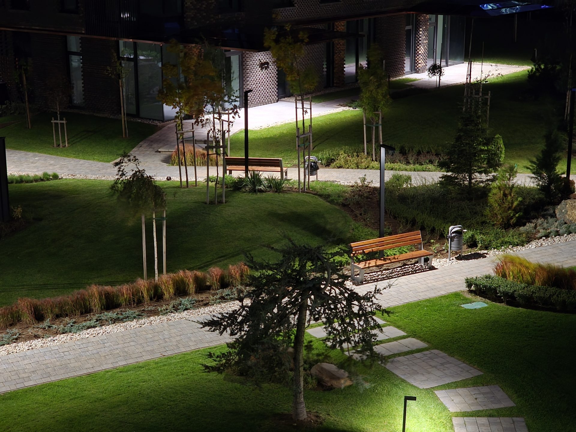 Google Pixel 10 Pro XL vs Samsung Galaxy S25 Ultra — сражение гигантов картинка Pixel 10 Pro XL vs Galaxy S25 Ultra: топ-флагманы | DGL.RU