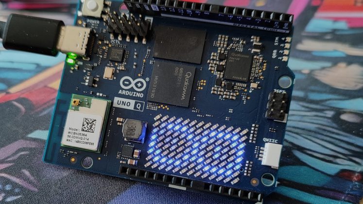 Плата Arduino Uno Q: два «мозга» в устройстве | DGL.RU