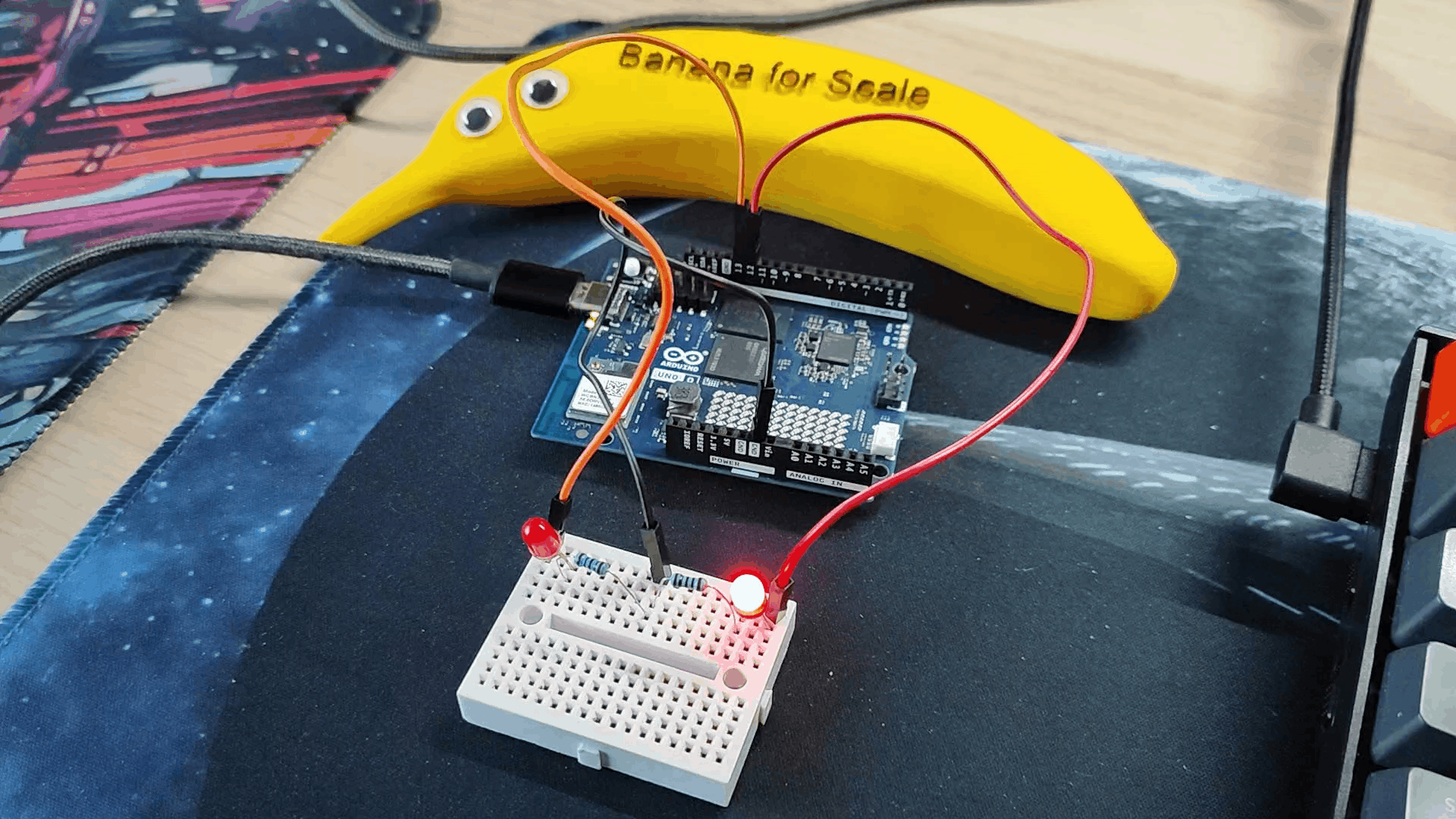 Обзор Arduino Uno Q: плата с парой "мозгов" картинка Плата Arduino Uno Q: два «мозга» в устройстве | DGL.RU