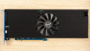 Обзор HighPoint RocketAIC 7608AW: запредельная скорость 56 ГБ/с