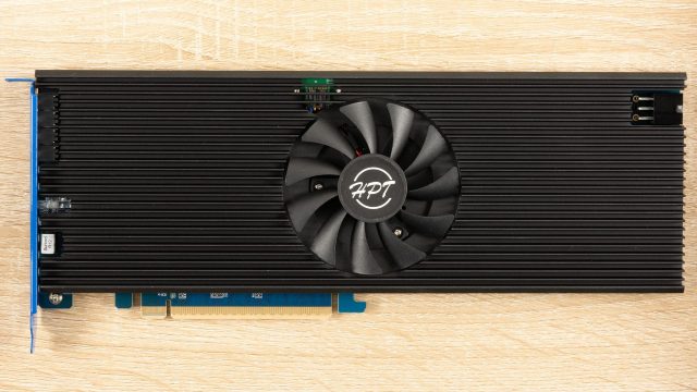 Плата RocketAIC 7608AW: быстрый SSD-массив | DGL.RU