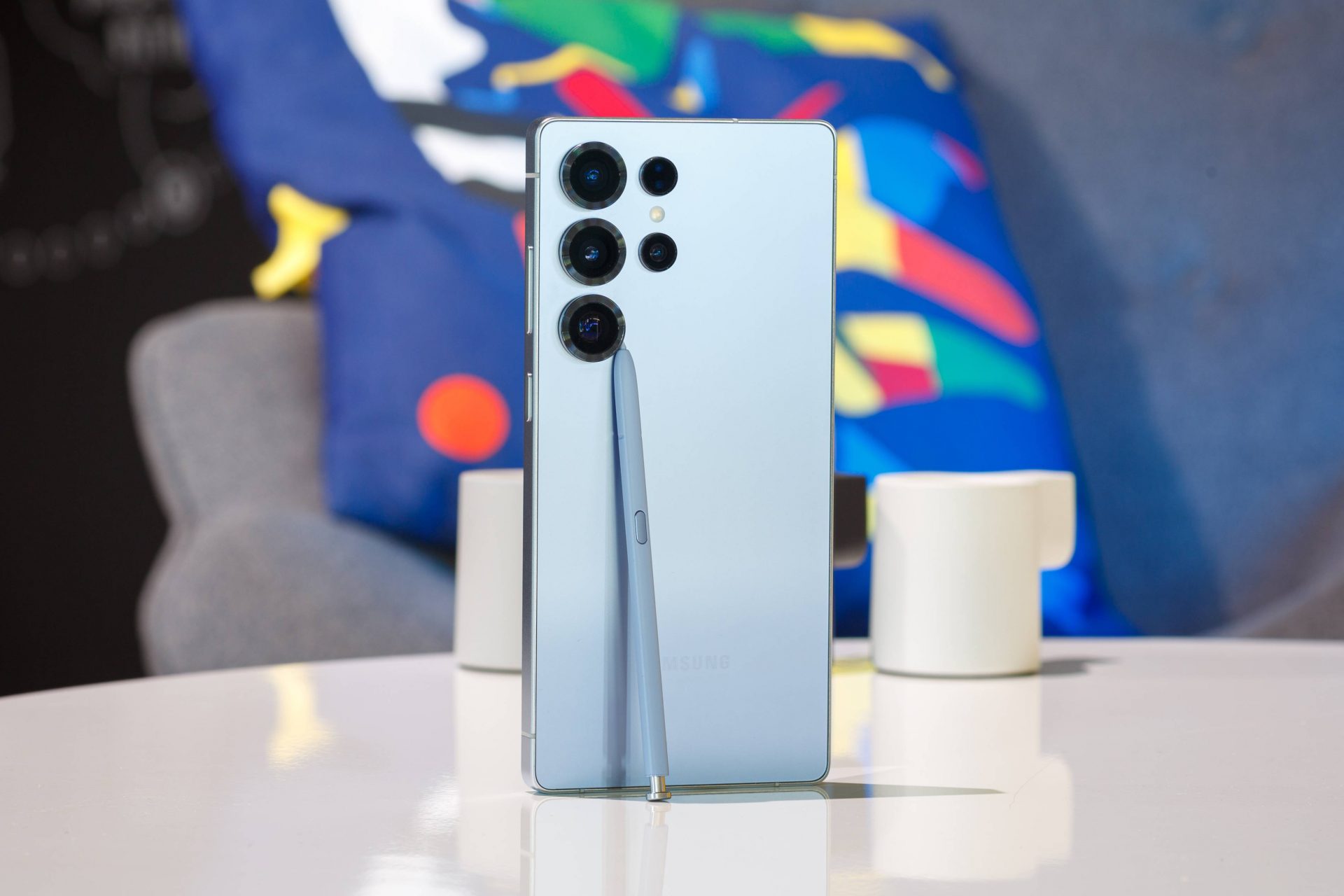 Победители и неудачники Samsung 2025: рекордные продажи флагманов на фоне громких провалов картинка Итоги Samsung 2025: победы и громкие провалы | DGL.RU