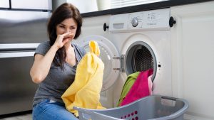 Почему даже лучшие стиральные машины начинают дурно пахнуть, и что вы зря пропускаете в уходе