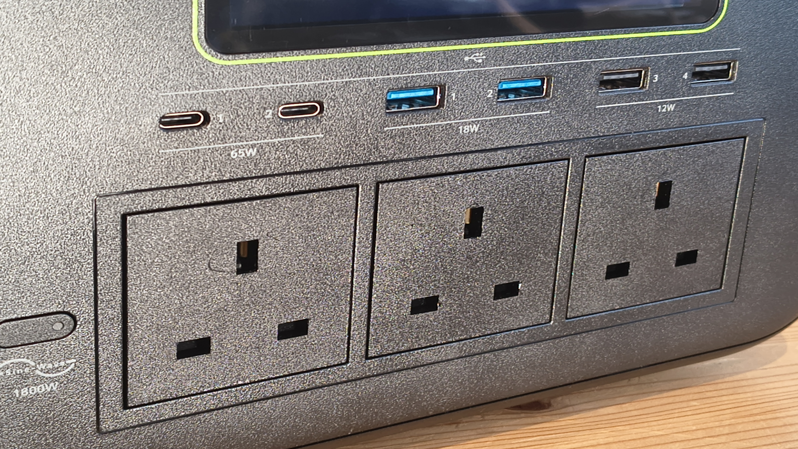 Обзор электростанции Acer APS322 — мощный, но тяжелый вариант картинка Портативная электростанция Acer APS322 | DGL.RU