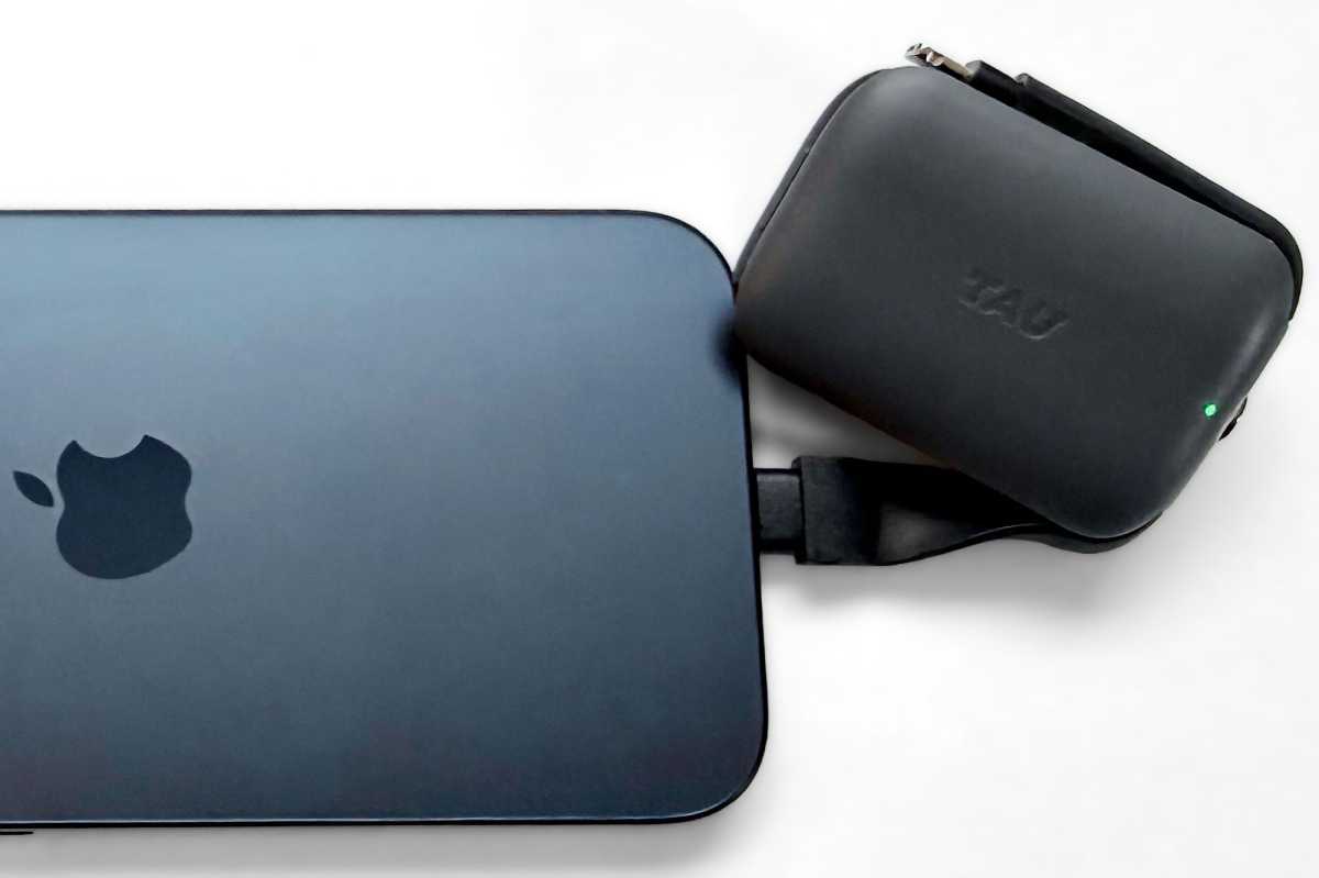 Обзор Rolling Square TAU 2 mini: брелок для подзарядки iPhone картинка Портативный аккумулятор Rolling Square Tau 2 | DGL.RU