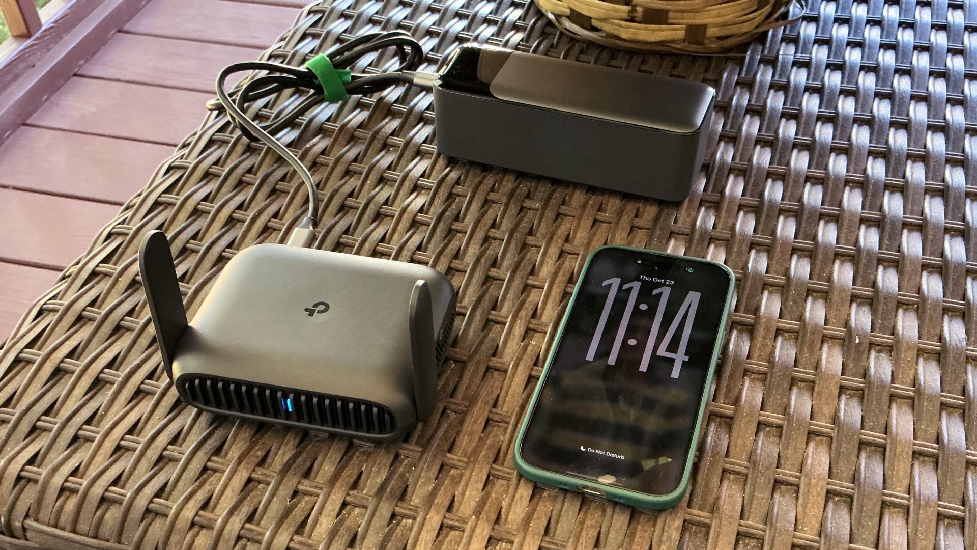 Обзор Wi-Fi роутера TP-Link TL-WR3602BE: компактный и многофункциональный картинка Портативный Wi-Fi роутер TP-Link TL-WR3602BE | DGL.RU