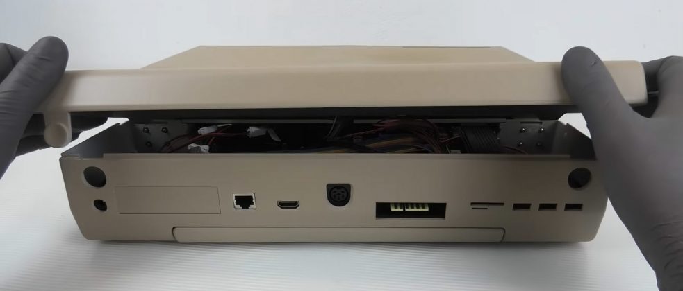 Портативный «Коммодор» из параллельной вселенной получился крутым, но тяжёлым и слишком сложным