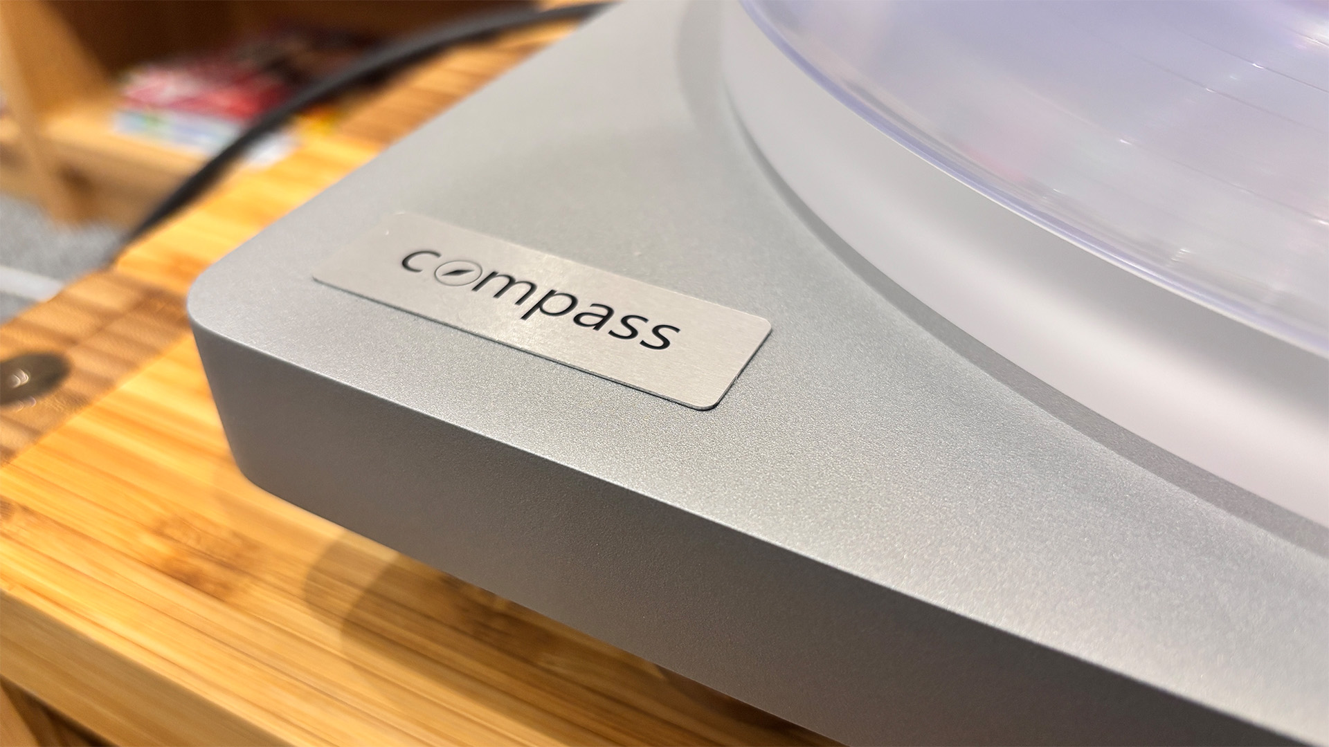Обзор Clearaudio Compass: широкий, объемный звук с прекрасной детализацией картинка Проигрыватель Clearaudio Compass: широкий саунд | DGL.RU
