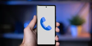 Раздражающая оплошность в приложении Google Телефон исправлена: зачем разработчики так долго мучили пользователей?