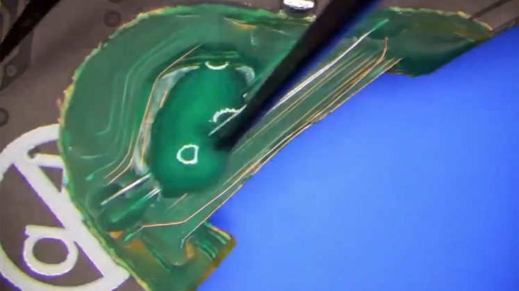 Ремонт Razer Blade: как спасти плату от дыры? | DGL.RU