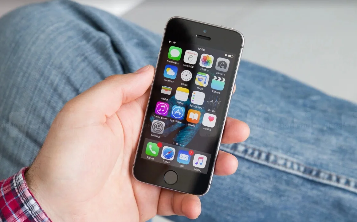 Ремонту не подлежит Apple вынесла смертный приговор культовому iPhone SE