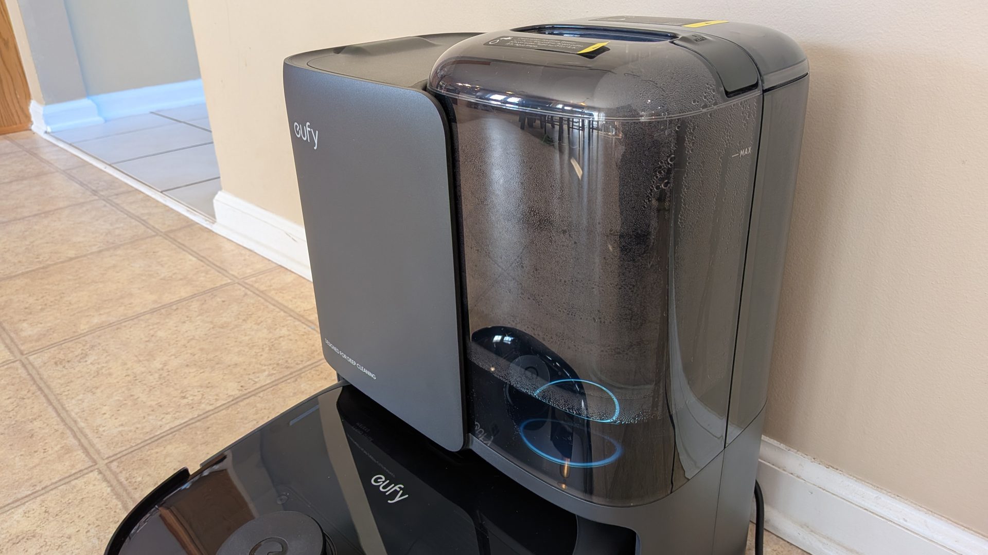 Обзор робота-пылесоса Eufy E25 Omni: моет полы лучше многих картинка Робот-пылесос Eufy E25 Omni — мощная уборка | DGL.RU