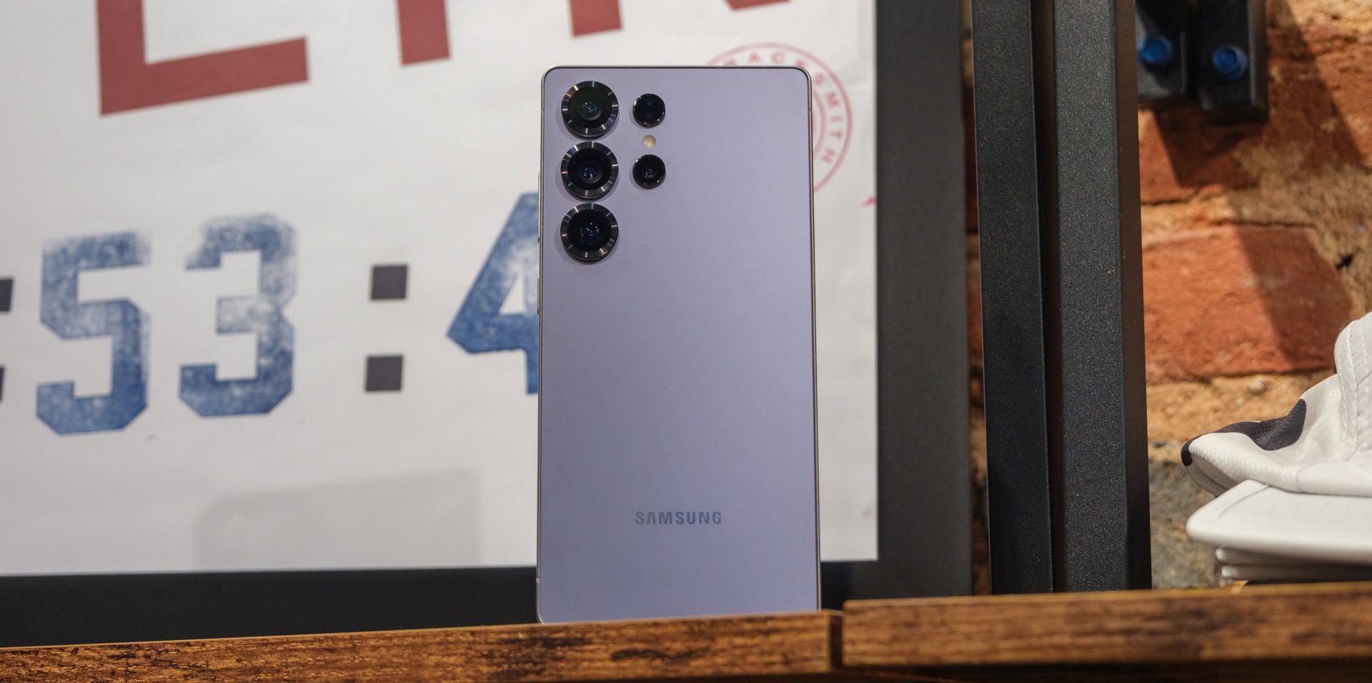 Samsung годами игнорировала пользователей. Быстрая зарядка в Galaxy S26 Ultra — это не инновация, а издевательство