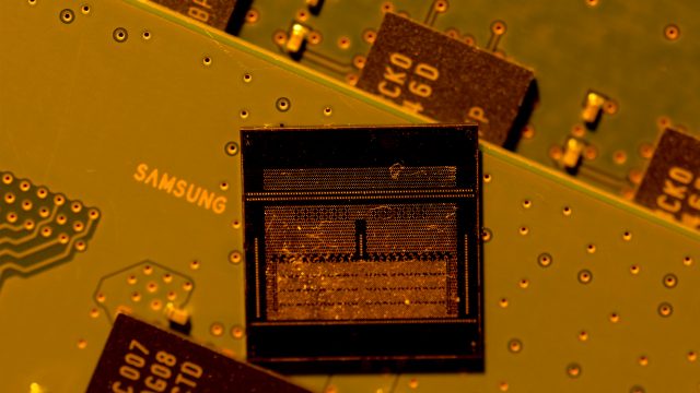 Samsung совершила ошибку, показав новую NAND-память. Технология сырая и далека от идеала