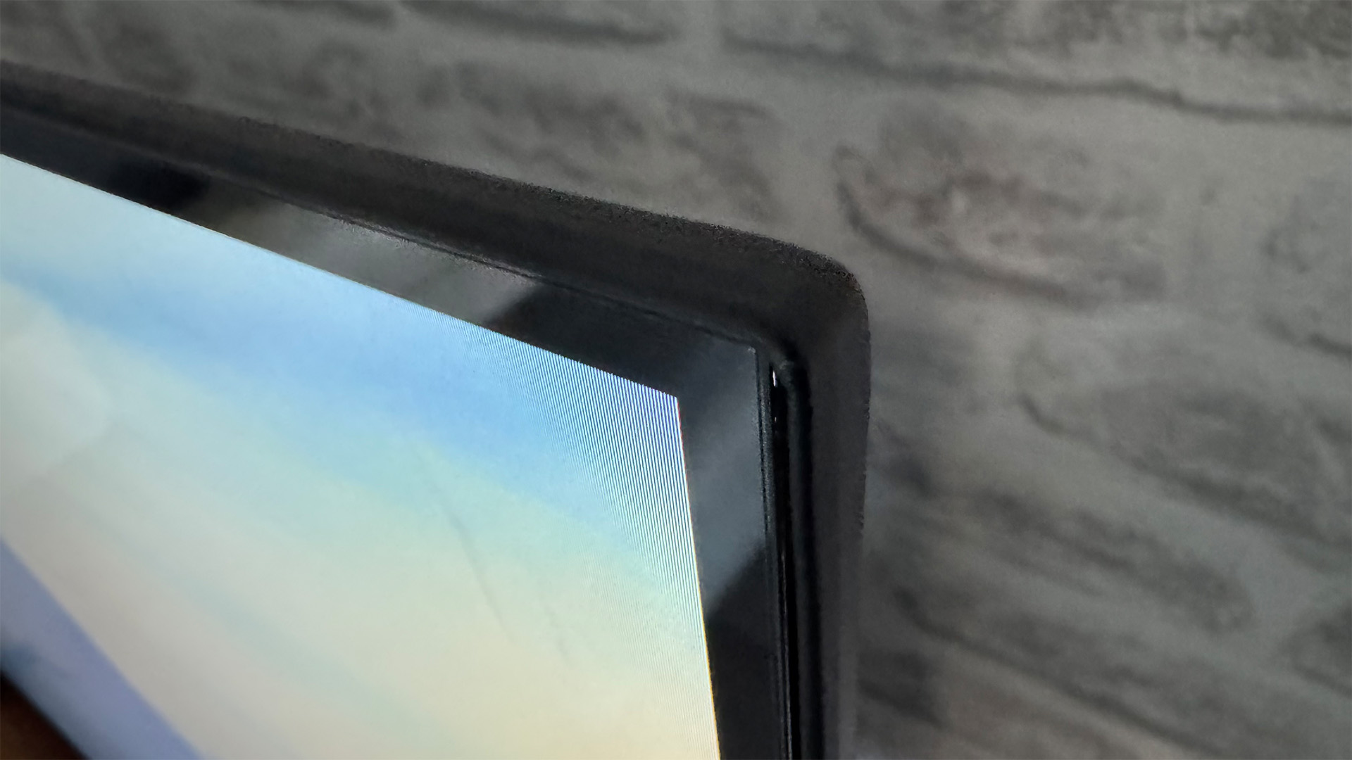 Обзор Samsung U8000F (UE43U8000F): способен на многое картинка Samsung U8000F: недорогой телевизор с 4K и HDR | DGL.RU