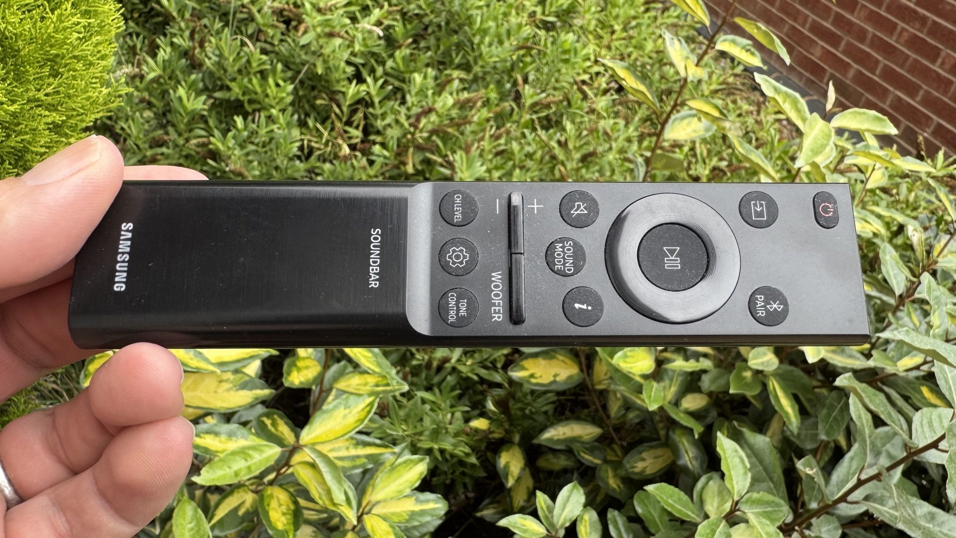 Саундбар Samsung HW-QS700F нового формата | DGL.RU